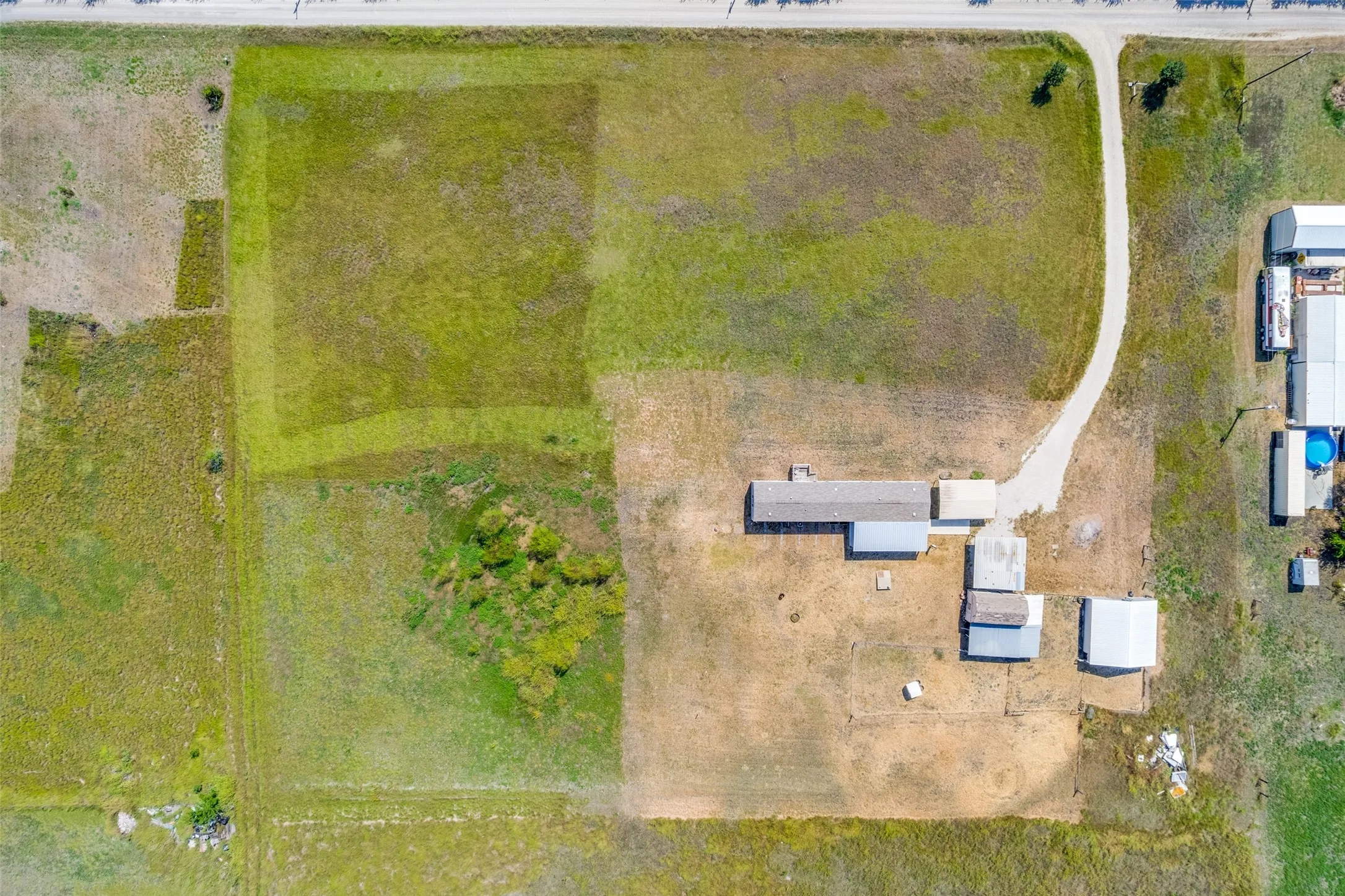Manufactured Home For Sale in Fannin County , 408 County Road 4415, Whitewright, Texas 75491, 3 Bedroom, 2 Bathroom, Garage spaces, 1,360 Sqft, built in 2015, mls#21357189, Real Estate Agent in Whitewright, Homes For Sale in Fannin county, Homes For Sale in Whitewright, Realtor in Whitewright Texas, Real Estate Brokerage Independent Realty Texas, Luminita Cordes Realtor