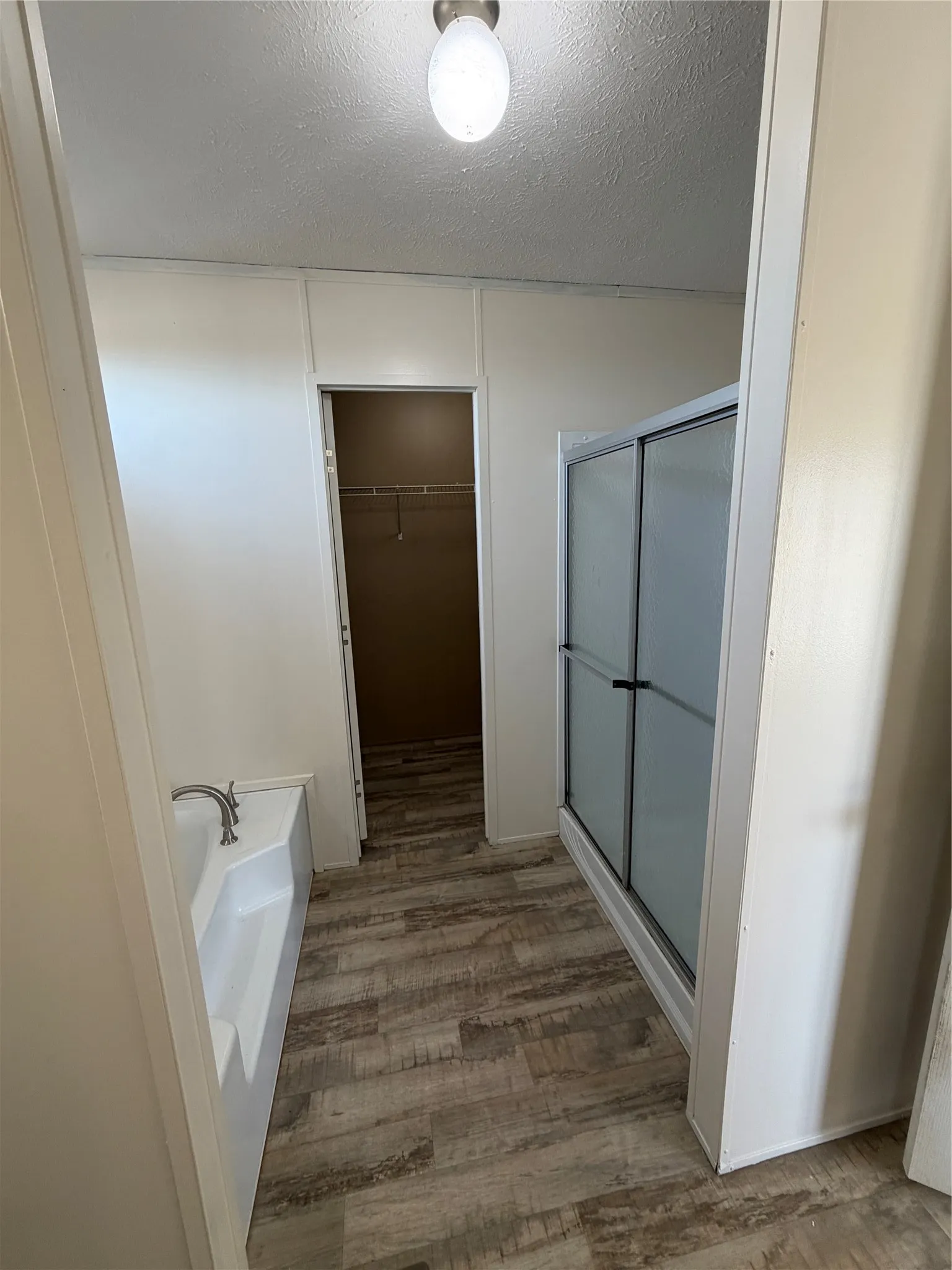 Manufactured Home For Sale in Fannin County , 408 County Road 4415, Whitewright, Texas 75491, 3 Bedroom, 2 Bathroom, Garage spaces, 1,360 Sqft, built in 2015, mls#21357189, Real Estate Agent in Whitewright, Homes For Sale in Fannin county, Homes For Sale in Whitewright, Realtor in Whitewright Texas, Real Estate Brokerage Independent Realty Texas, Luminita Cordes Realtor