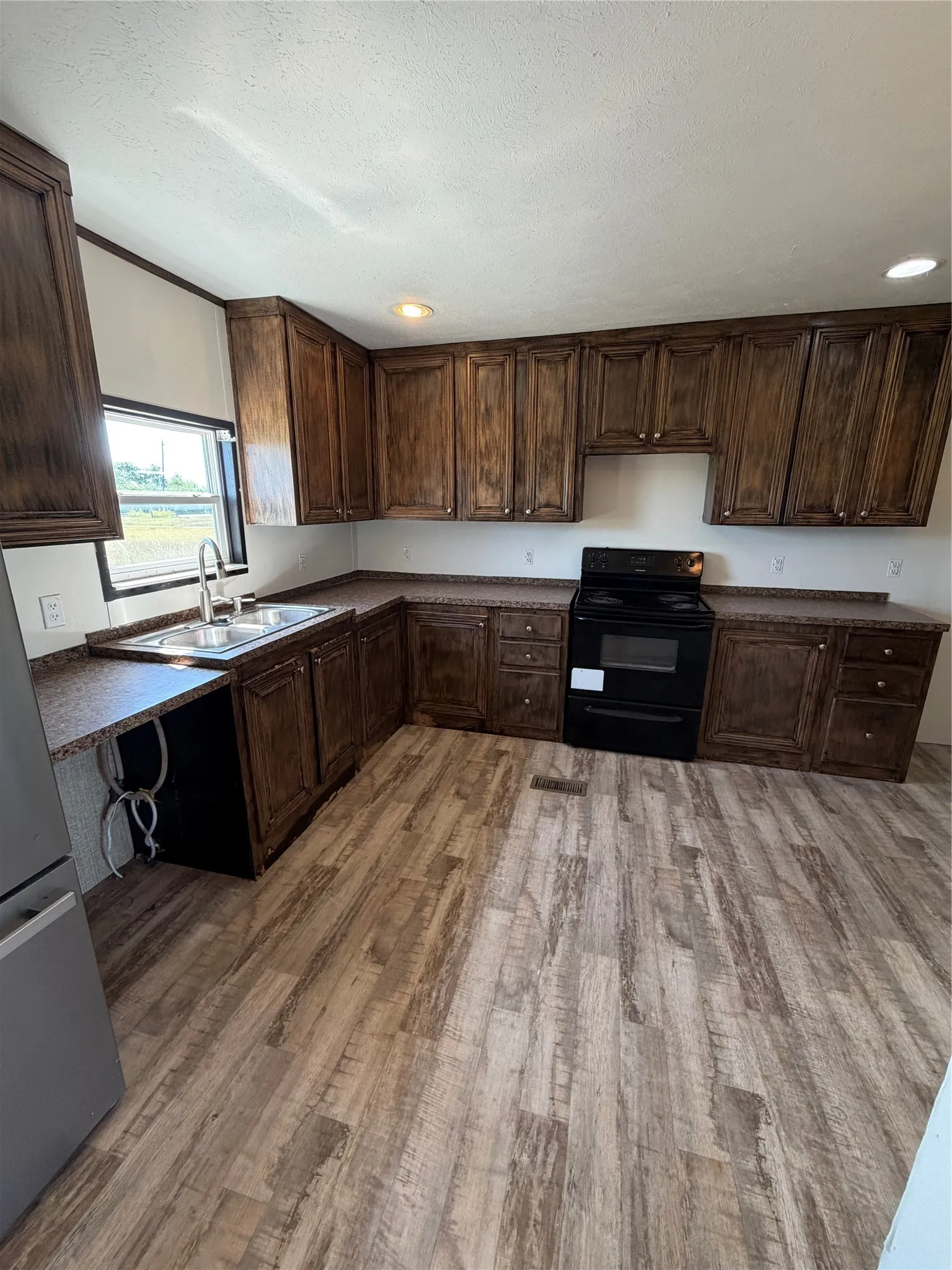Manufactured Home For Sale in Fannin County , 408 County Road 4415, Whitewright, Texas 75491, 3 Bedroom, 2 Bathroom, Garage spaces, 1,360 Sqft, built in 2015, mls#21357189, Real Estate Agent in Whitewright, Homes For Sale in Fannin county, Homes For Sale in Whitewright, Realtor in Whitewright Texas, Real Estate Brokerage Independent Realty Texas, Luminita Cordes Realtor