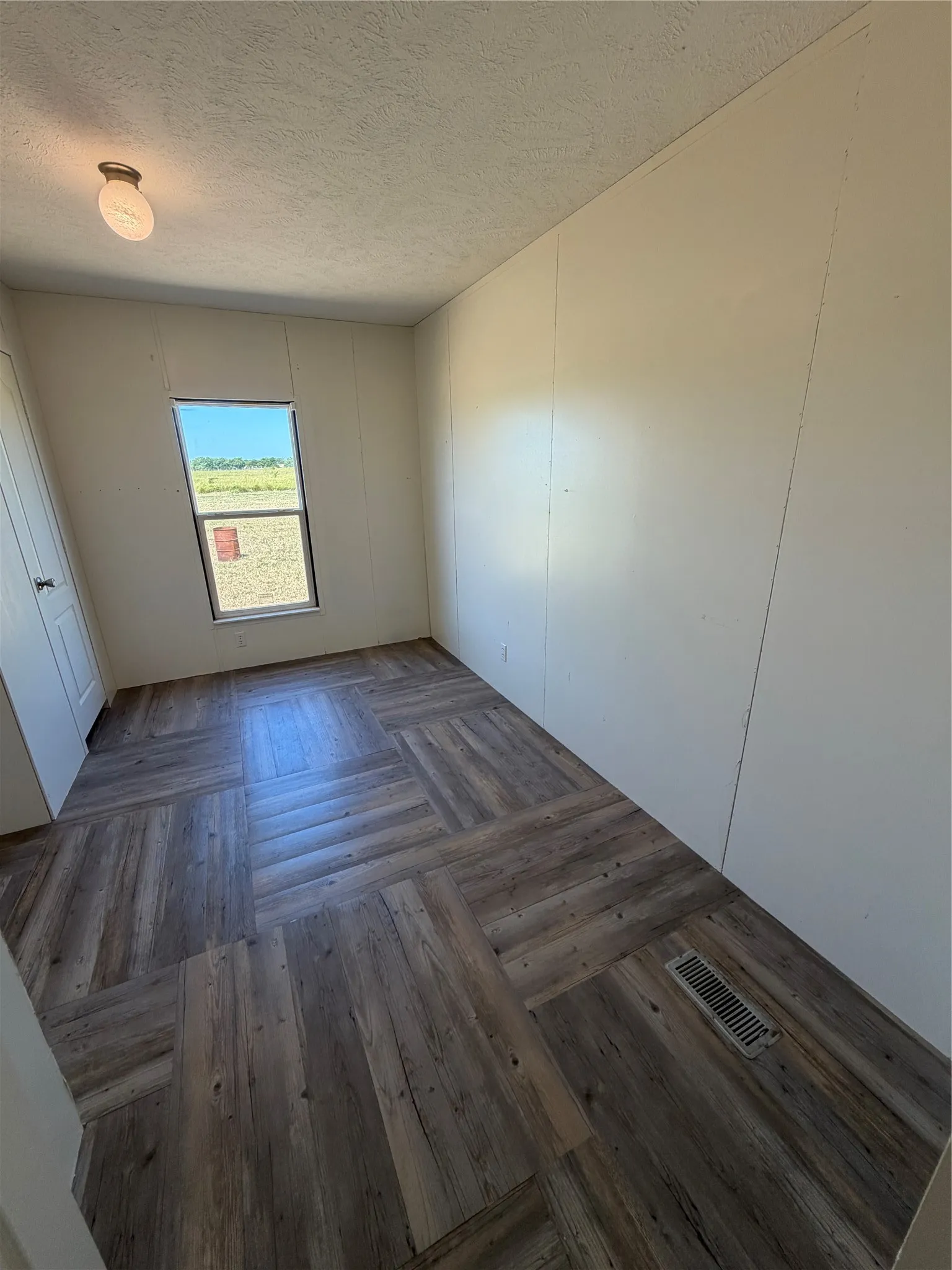 Manufactured Home For Sale in Fannin County , 408 County Road 4415, Whitewright, Texas 75491, 3 Bedroom, 2 Bathroom, Garage spaces, 1,360 Sqft, built in 2015, mls#21357189, Real Estate Agent in Whitewright, Homes For Sale in Fannin county, Homes For Sale in Whitewright, Realtor in Whitewright Texas, Real Estate Brokerage Independent Realty Texas, Luminita Cordes Realtor