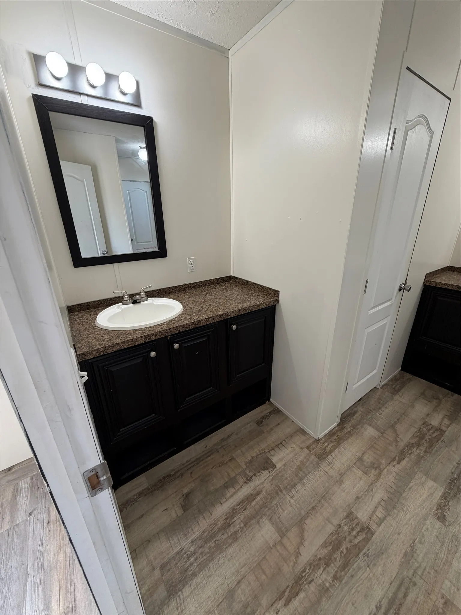 Manufactured Home For Sale in Fannin County , 408 County Road 4415, Whitewright, Texas 75491, 3 Bedroom, 2 Bathroom, Garage spaces, 1,360 Sqft, built in 2015, mls#21357189, Real Estate Agent in Whitewright, Homes For Sale in Fannin county, Homes For Sale in Whitewright, Realtor in Whitewright Texas, Real Estate Brokerage Independent Realty Texas, Luminita Cordes Realtor