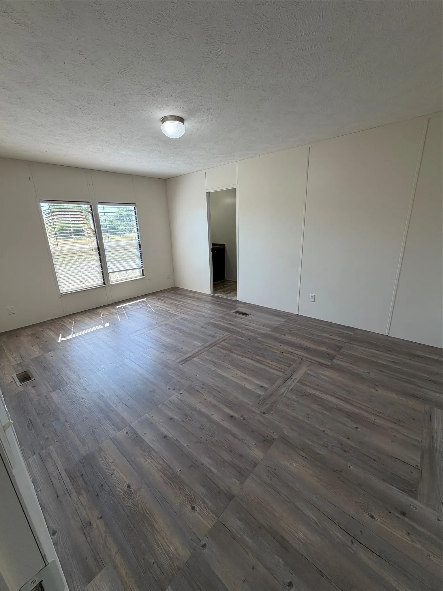 Manufactured Home For Sale in Fannin County , 408 County Road 4415, Whitewright, Texas 75491, 3 Bedroom, 2 Bathroom, Garage spaces, 1,360 Sqft, built in 2015, mls#21357189, Real Estate Agent in Whitewright, Homes For Sale in Fannin county, Homes For Sale in Whitewright, Realtor in Whitewright Texas, Real Estate Brokerage Independent Realty Texas, Luminita Cordes Realtor