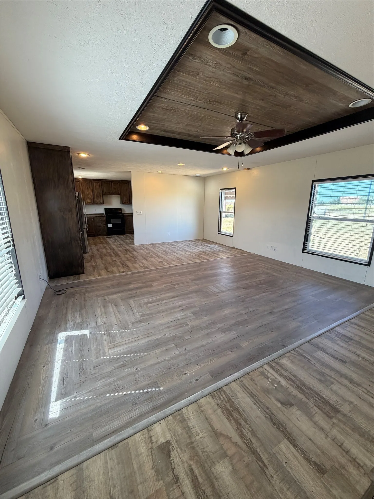 Manufactured Home For Sale in Fannin County , 408 County Road 4415, Whitewright, Texas 75491, 3 Bedroom, 2 Bathroom, Garage spaces, 1,360 Sqft, built in 2015, mls#21357189, Real Estate Agent in Whitewright, Homes For Sale in Fannin county, Homes For Sale in Whitewright, Realtor in Whitewright Texas, Real Estate Brokerage Independent Realty Texas, Luminita Cordes Realtor