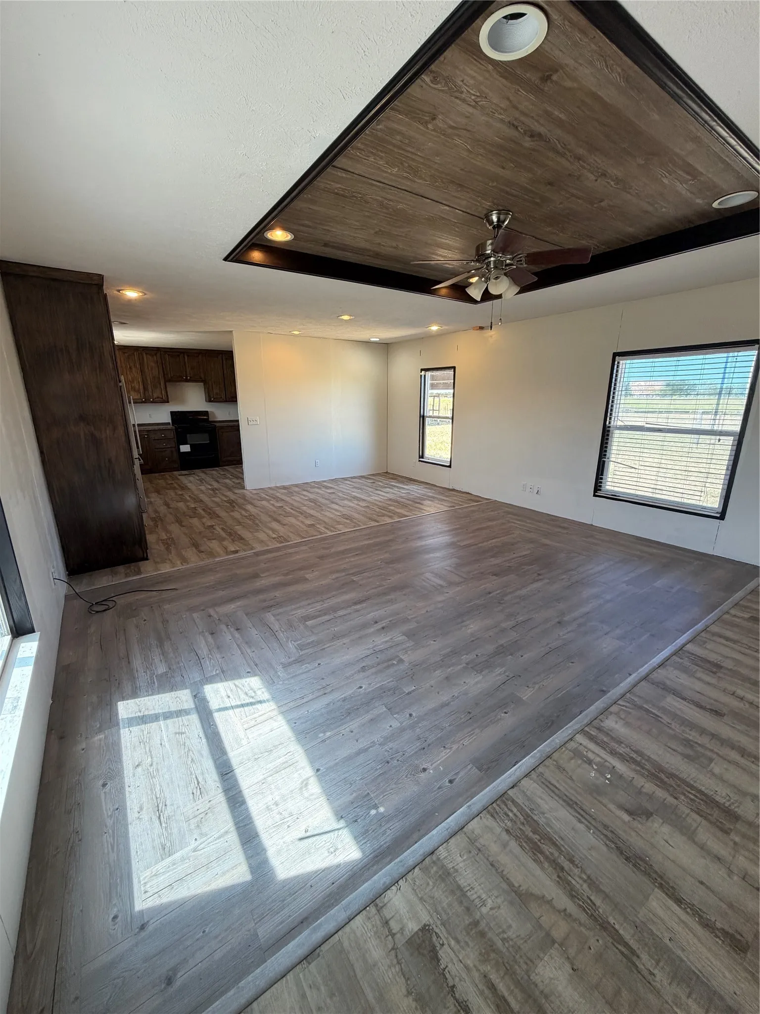 Manufactured Home For Sale in Fannin County , 408 County Road 4415, Whitewright, Texas 75491, 3 Bedroom, 2 Bathroom, Garage spaces, 1,360 Sqft, built in 2015, mls#21357189, Real Estate Agent in Whitewright, Homes For Sale in Fannin county, Homes For Sale in Whitewright, Realtor in Whitewright Texas, Real Estate Brokerage Independent Realty Texas, Luminita Cordes Realtor