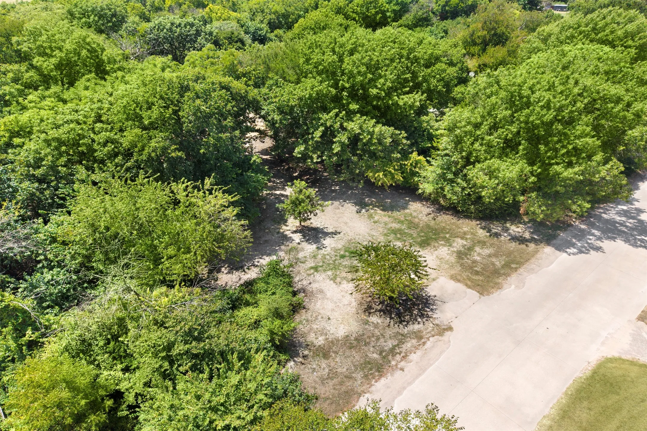 Improved Land For Sale in Ellis County , 261 Rocky Drive, Waxahachie, Texas 75167, 0, 0, Garage spaces, 0 Sqft, built in 2005, mls#21358137, Real Estate Agent in Waxahachie, Homes For Sale in Ellis county, Homes For Sale in Waxahachie, Realtor in Waxahachie Texas, Real Estate Brokerage Independent Realty Texas, Luminita Cordes Realtor
