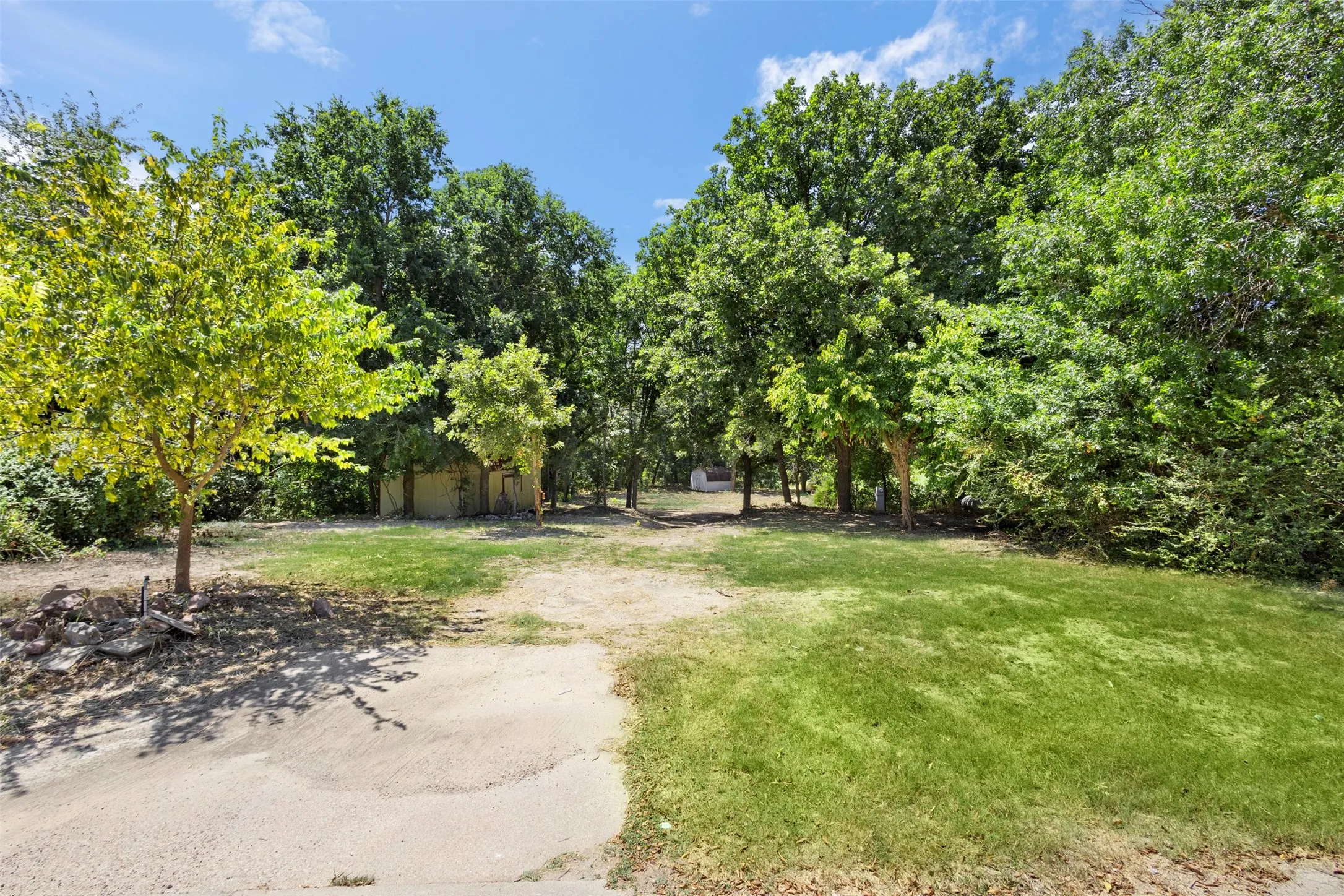Improved Land For Sale in Ellis County , 261 Rocky Drive, Waxahachie, Texas 75167, 0, 0, Garage spaces, 0 Sqft, built in 2005, mls#21358137, Real Estate Agent in Waxahachie, Homes For Sale in Ellis county, Homes For Sale in Waxahachie, Realtor in Waxahachie Texas, Real Estate Brokerage Independent Realty Texas, Luminita Cordes Realtor