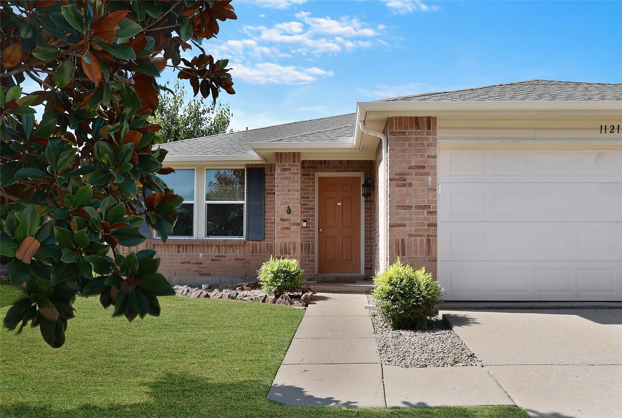 Single Family Residence For Sale in Collin County , 1121 Batt Masterson Drive, Anna, Texas 75409, 3 Bedroom, 2 Bathroom, 2 Garage spaces, 1,868 Sqft, built in 2005, mls#21356237, Real Estate Agent in Anna, Homes For Sale in Collin county, Homes For Sale in Anna, Realtor in Anna Texas, Real Estate Brokerage Independent Realty Texas, Luminita Cordes Realtor