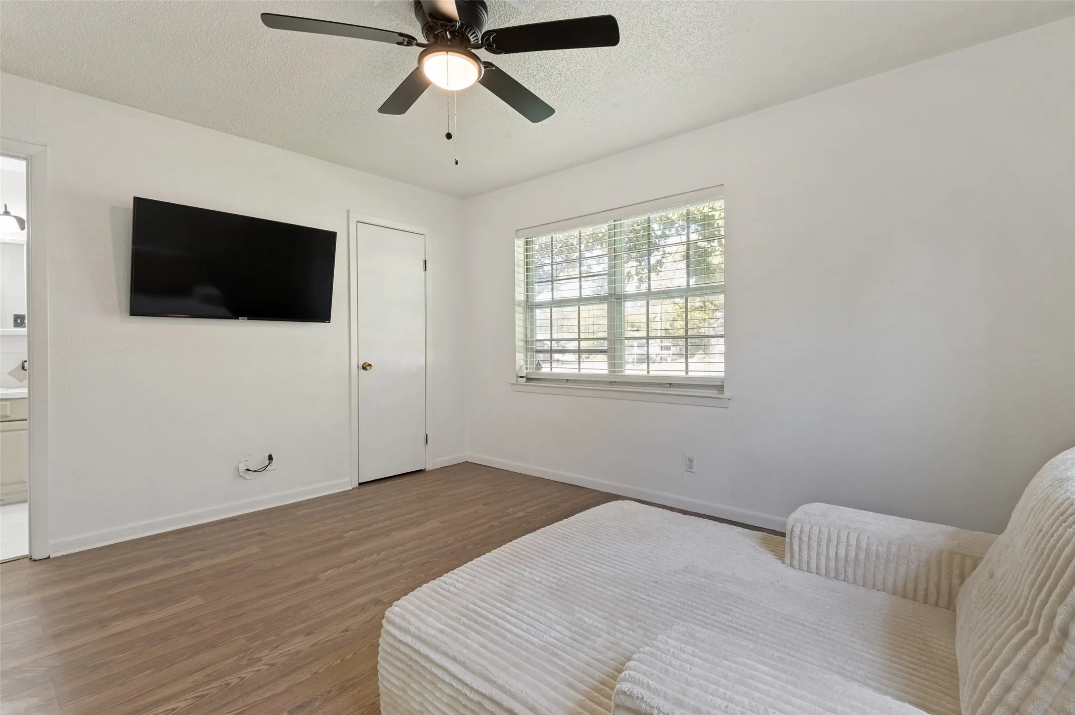 3rd Large Bedrooms