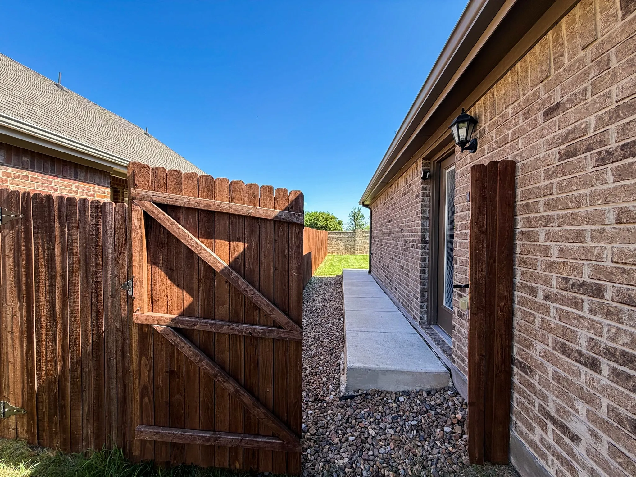 Single Family Residence For Rent in Collin County , 553 New Dawn Drive, Lavon, Texas 75166, 3 Bedroom, 2 Bathroom, 2 Garage spaces, 1,531 Sqft, built in 2023, mls#21354290, Real Estate Agent in Lavon, Homes For Rent in Collin county, Homes For Rent in Lavon, Realtor in Lavon Texas, Real Estate Brokerage Independent Realty Texas, Luminita Cordes Realtor