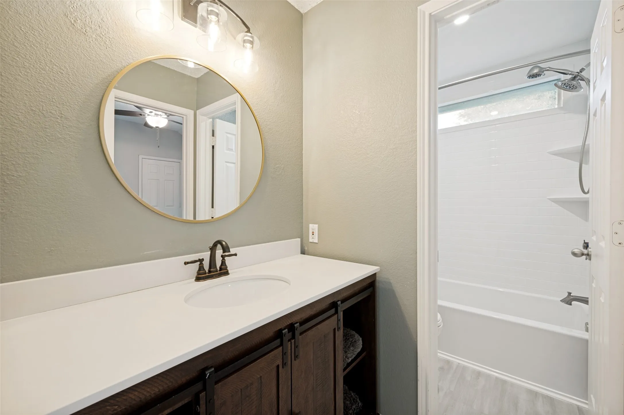 Single Family Residence For Sale in Denton County , 1624 Highdale Court, Flower Mound, Texas 75028, 3 Bedroom, 3 Bathroom, 2 Garage spaces, 1,977 Sqft, built in 1993, mls#21358431, Real Estate Agent in Flower Mound, Homes For Sale in Denton county, Homes For Sale in Flower Mound, Realtor in Flower Mound Texas, Real Estate Brokerage Independent Realty Texas, Luminita Cordes Realtor