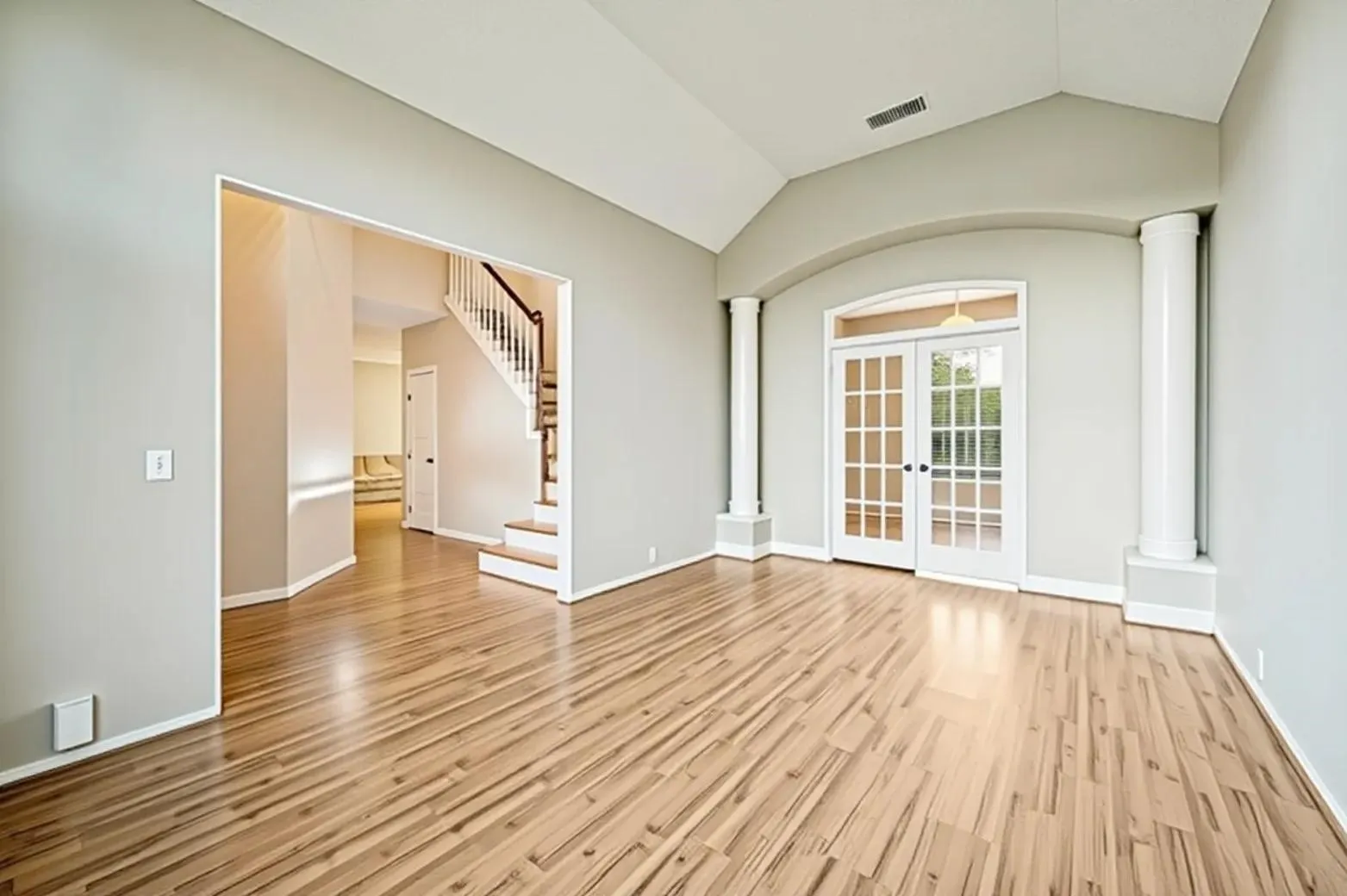 vacant dining room