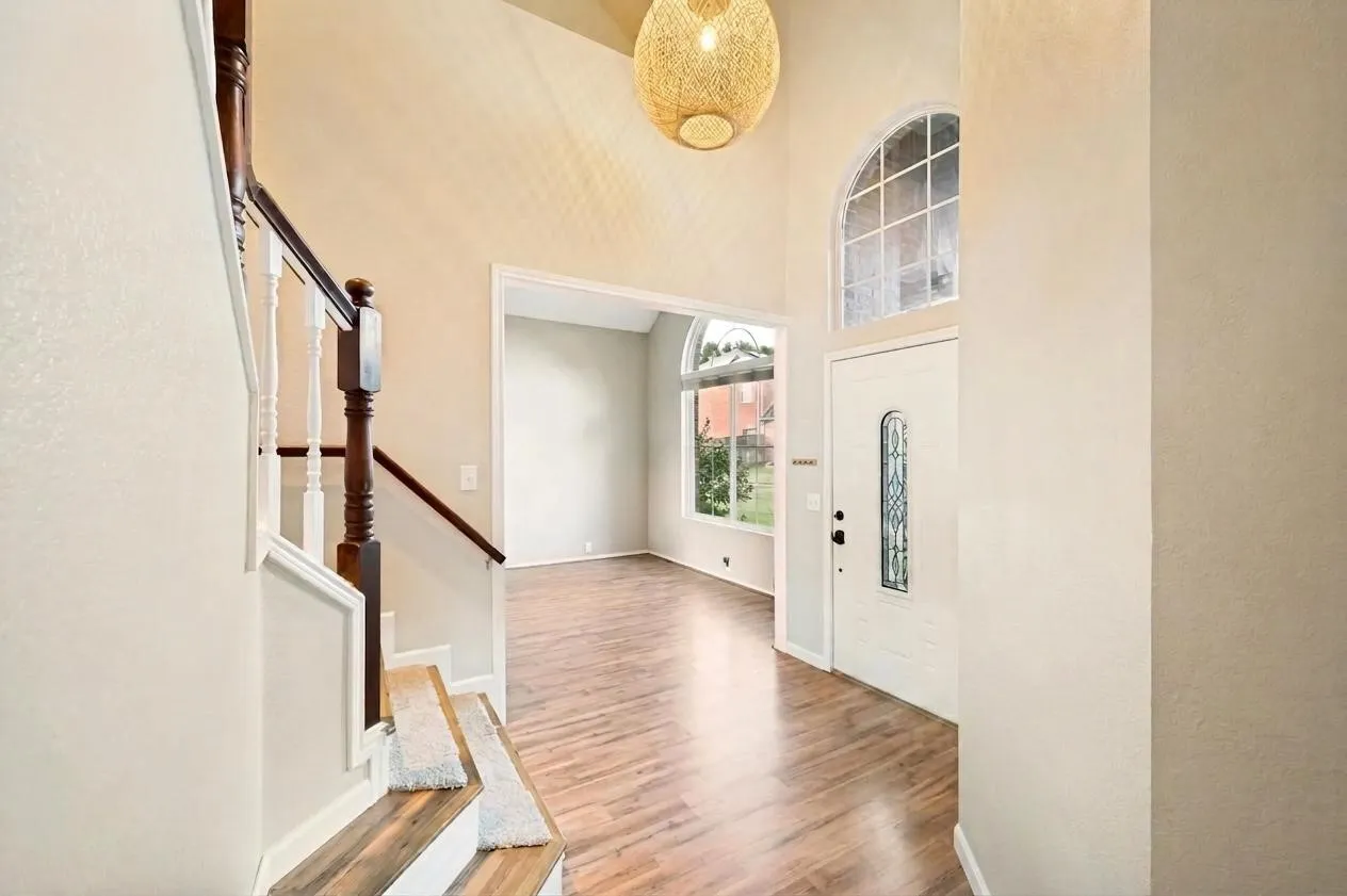 Single Family Residence For Sale in Denton County , 1624 Highdale Court, Flower Mound, Texas 75028, 3 Bedroom, 3 Bathroom, 2 Garage spaces, 1,977 Sqft, built in 1993, mls#21358431, Real Estate Agent in Flower Mound, Homes For Sale in Denton county, Homes For Sale in Flower Mound, Realtor in Flower Mound Texas, Real Estate Brokerage Independent Realty Texas, Luminita Cordes Realtor