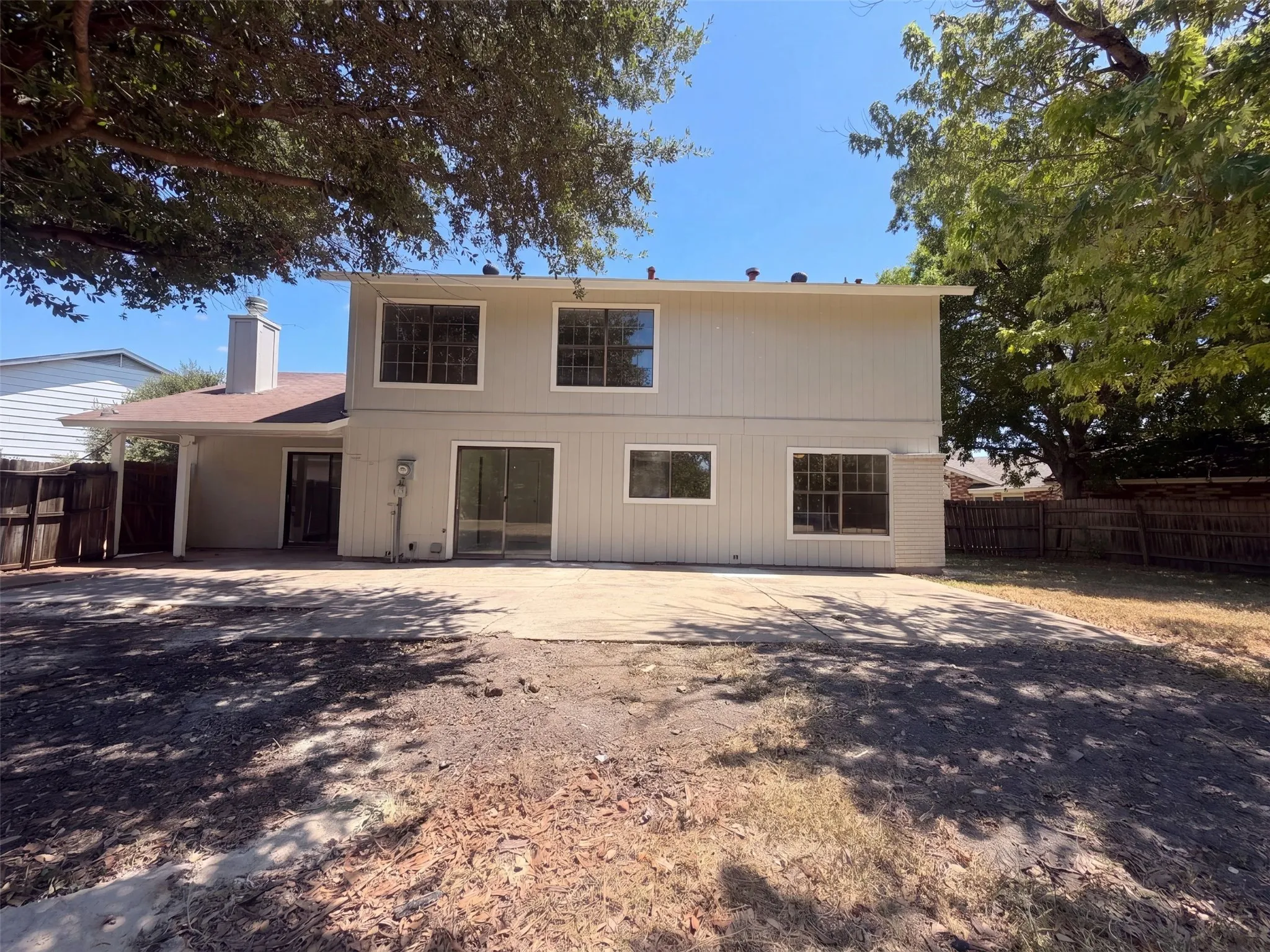 Single Family Residence For Sale in Dallas County , 526 Royal Valley Road, Grand Prairie, Texas 75052, 4 Bedroom, 3 Bathroom, 2 Garage spaces, 2,380 Sqft, built in 1979, mls#21359430, Real Estate Agent in Grand Prairie, Homes For Sale in Dallas county, Homes For Sale in Grand Prairie, Realtor in Grand Prairie Texas, Real Estate Brokerage Independent Realty Texas, Luminita Cordes Realtor