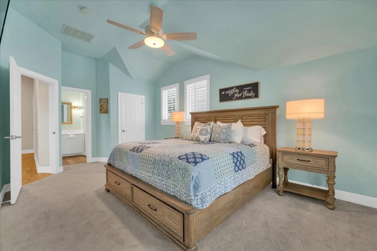 Single Family Residence For Sale in Hood County , 7005 Stone Bluff Court, Granbury, Texas 76048, 4 Bedroom, 6 Bathroom, 2 Garage spaces, 3,786 Sqft, built in 2002, mls#21356015, Real Estate Agent in Granbury, Homes For Sale in Hood county, Homes For Sale in Granbury, Realtor in Granbury Texas, Real Estate Brokerage Independent Realty Texas, Luminita Cordes Realtor