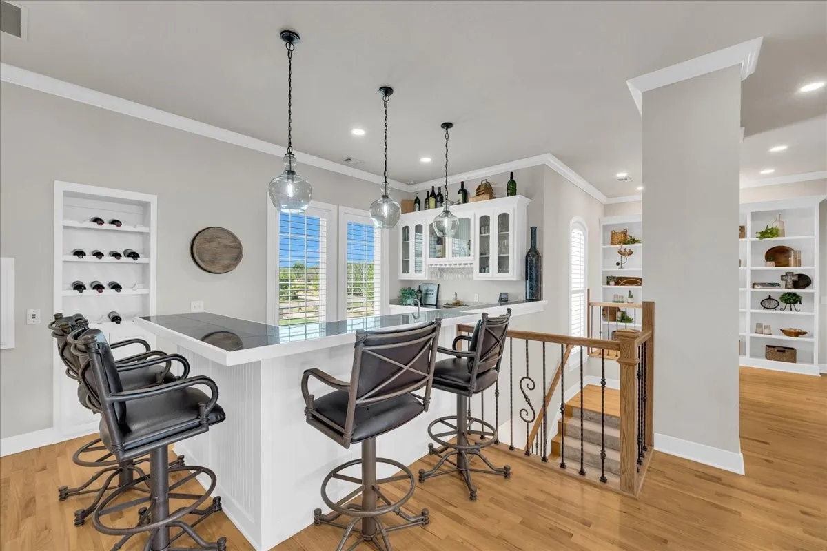 Single Family Residence For Sale in Hood County , 7005 Stone Bluff Court, Granbury, Texas 76048, 4 Bedroom, 6 Bathroom, 2 Garage spaces, 3,786 Sqft, built in 2002, mls#21356015, Real Estate Agent in Granbury, Homes For Sale in Hood county, Homes For Sale in Granbury, Realtor in Granbury Texas, Real Estate Brokerage Independent Realty Texas, Luminita Cordes Realtor
