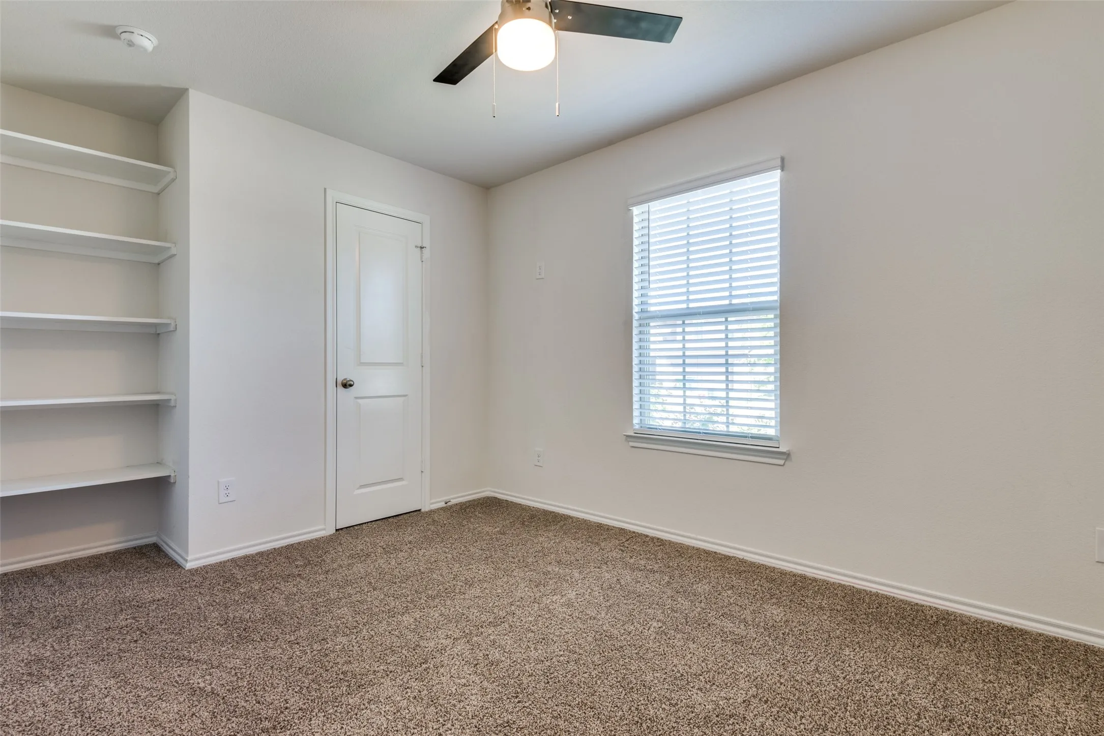 Single Family Residence For Rent in Denton County , 980 Fueller Drive, Aubrey, Texas 76227, 4 Bedroom, 2 Bathroom, 2 Garage spaces, 1,587 Sqft, built in 2021, mls#21359429, Real Estate Agent in Aubrey, Homes For Rent in Denton county, Homes For Rent in Aubrey, Realtor in Aubrey Texas, Real Estate Brokerage Independent Realty Texas, Luminita Cordes Realtor