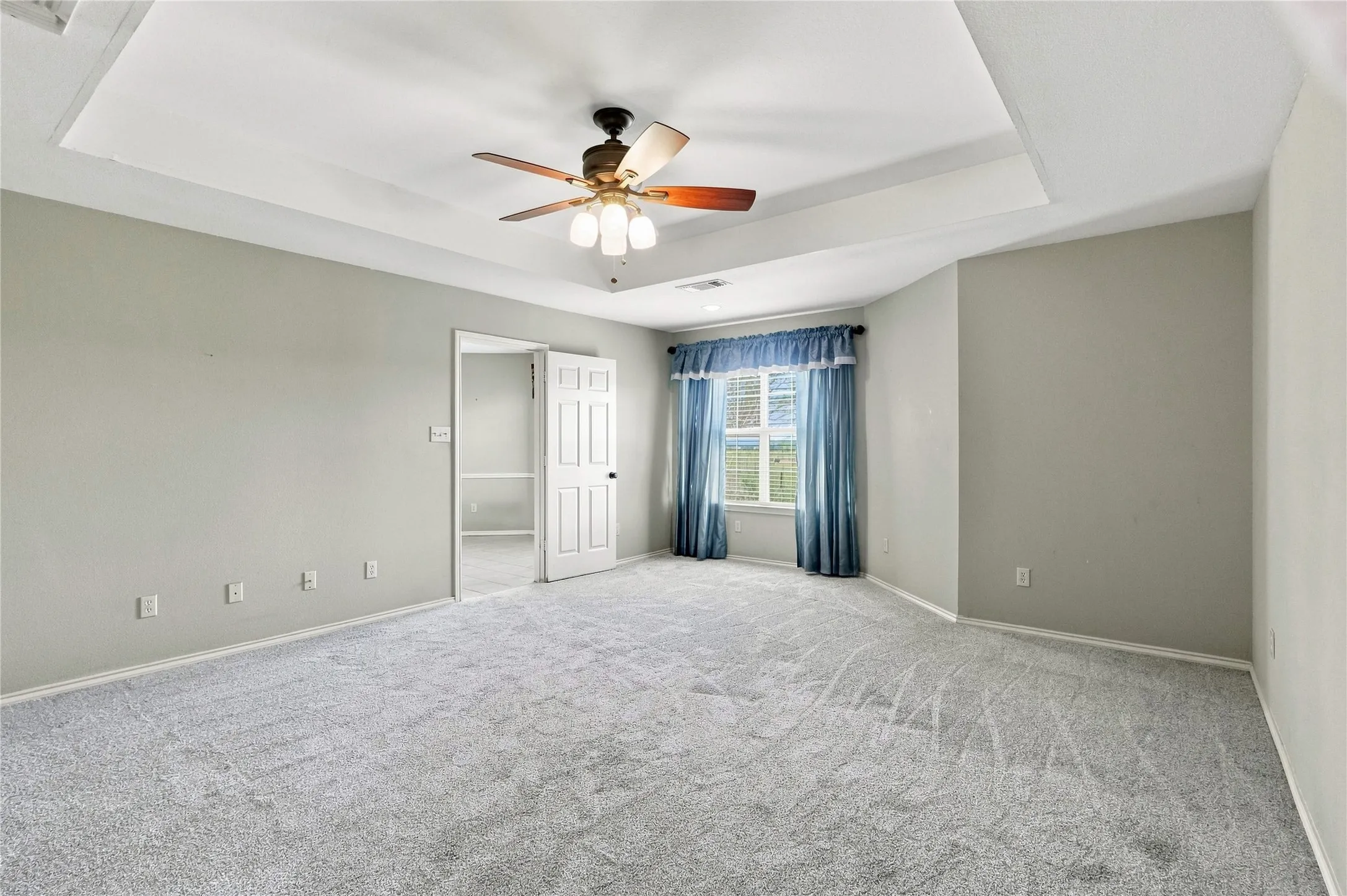 Single Family Residence For Sale in Fannin County , 101 Cheyenne Trail, Trenton, Texas 75490, 4 Bedroom, 2 Bathroom, 2 Garage spaces, 2,165 Sqft, built in 2007, mls#21358631, Real Estate Agent in Trenton, Homes For Sale in Fannin county, Homes For Sale in Trenton, Realtor in Trenton Texas, Real Estate Brokerage Independent Realty Texas, Luminita Cordes Realtor