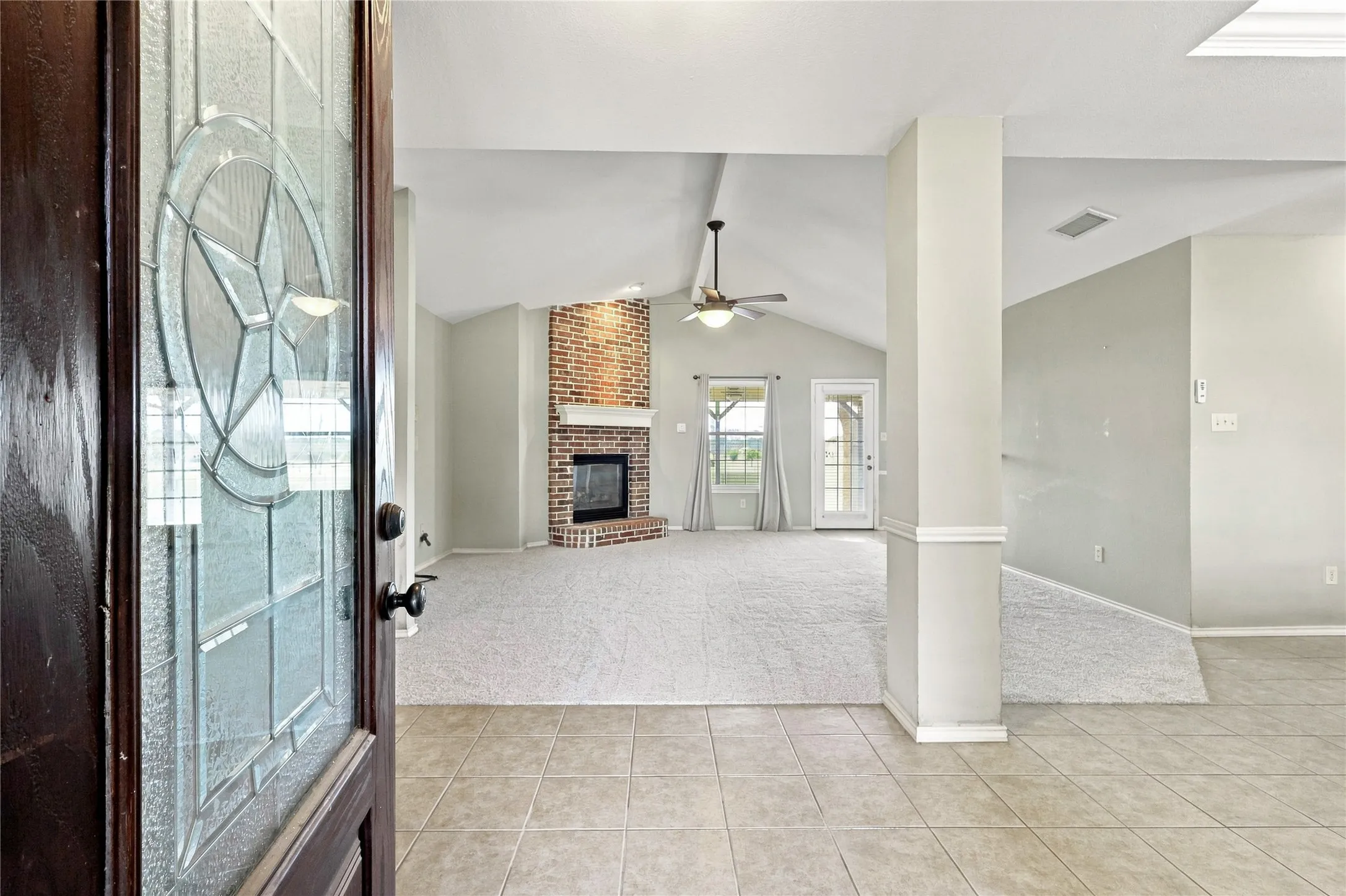 Single Family Residence For Sale in Fannin County , 101 Cheyenne Trail, Trenton, Texas 75490, 4 Bedroom, 2 Bathroom, 2 Garage spaces, 2,165 Sqft, built in 2007, mls#21358631, Real Estate Agent in Trenton, Homes For Sale in Fannin county, Homes For Sale in Trenton, Realtor in Trenton Texas, Real Estate Brokerage Independent Realty Texas, Luminita Cordes Realtor