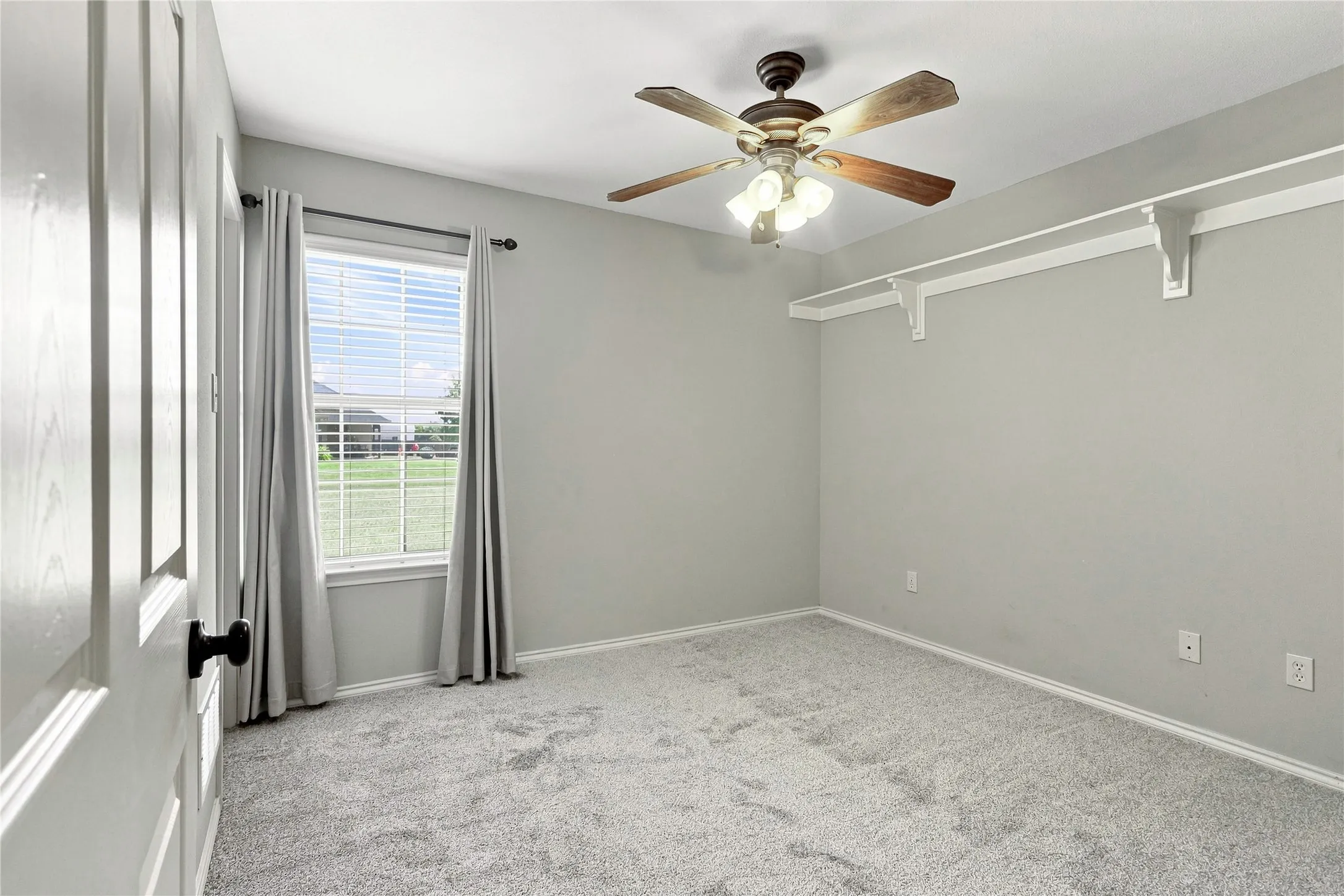 Single Family Residence For Sale in Fannin County , 101 Cheyenne Trail, Trenton, Texas 75490, 4 Bedroom, 2 Bathroom, 2 Garage spaces, 2,165 Sqft, built in 2007, mls#21358631, Real Estate Agent in Trenton, Homes For Sale in Fannin county, Homes For Sale in Trenton, Realtor in Trenton Texas, Real Estate Brokerage Independent Realty Texas, Luminita Cordes Realtor