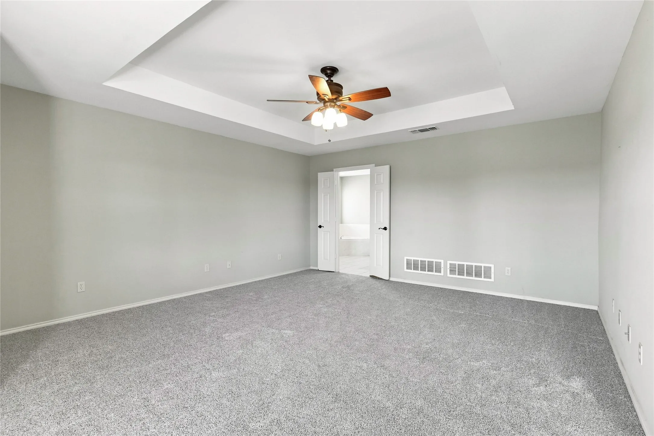 Single Family Residence For Sale in Fannin County , 101 Cheyenne Trail, Trenton, Texas 75490, 4 Bedroom, 2 Bathroom, 2 Garage spaces, 2,165 Sqft, built in 2007, mls#21358631, Real Estate Agent in Trenton, Homes For Sale in Fannin county, Homes For Sale in Trenton, Realtor in Trenton Texas, Real Estate Brokerage Independent Realty Texas, Luminita Cordes Realtor