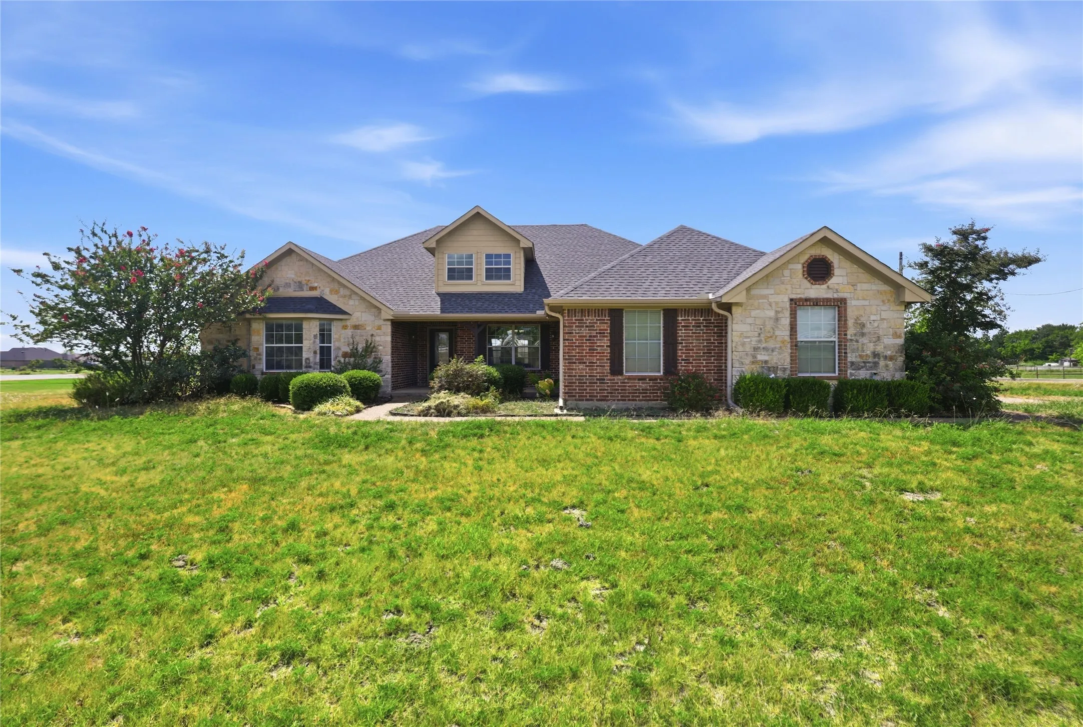 Single Family Residence For Sale in Fannin County , 101 Cheyenne Trail, Trenton, Texas 75490, 4 Bedroom, 2 Bathroom, 2 Garage spaces, 2,165 Sqft, built in 2007, mls#21358631, Real Estate Agent in Trenton, Homes For Sale in Fannin county, Homes For Sale in Trenton, Realtor in Trenton Texas, Real Estate Brokerage Independent Realty Texas, Luminita Cordes Realtor
