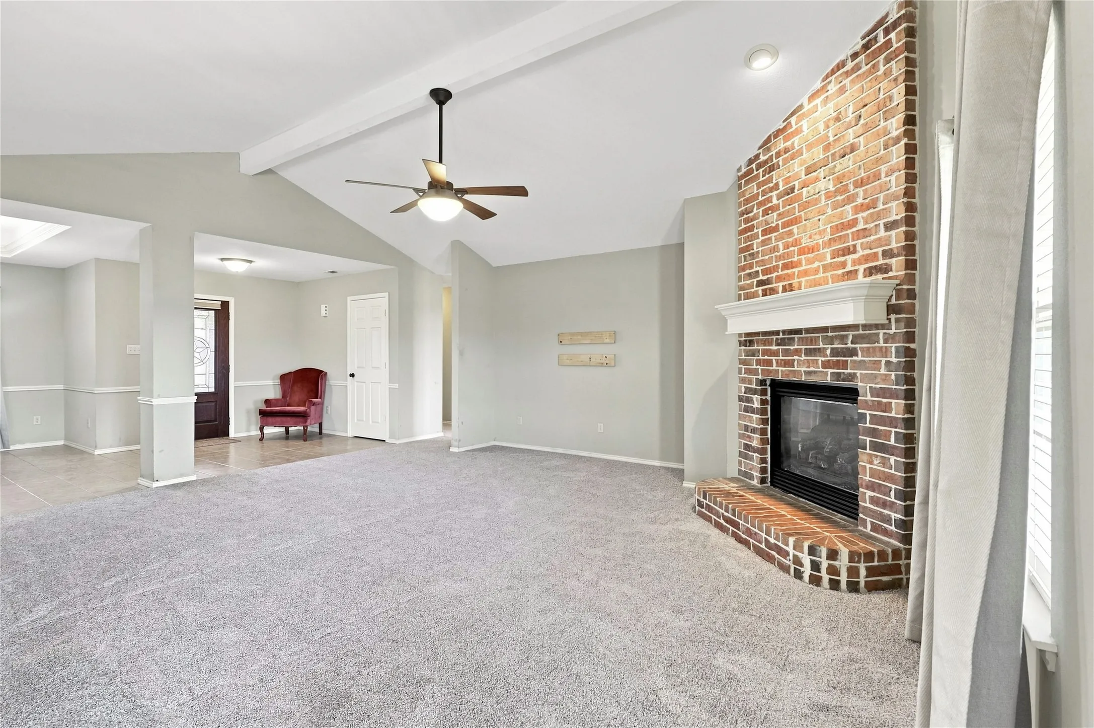 Single Family Residence For Sale in Fannin County , 101 Cheyenne Trail, Trenton, Texas 75490, 4 Bedroom, 2 Bathroom, 2 Garage spaces, 2,165 Sqft, built in 2007, mls#21358631, Real Estate Agent in Trenton, Homes For Sale in Fannin county, Homes For Sale in Trenton, Realtor in Trenton Texas, Real Estate Brokerage Independent Realty Texas, Luminita Cordes Realtor