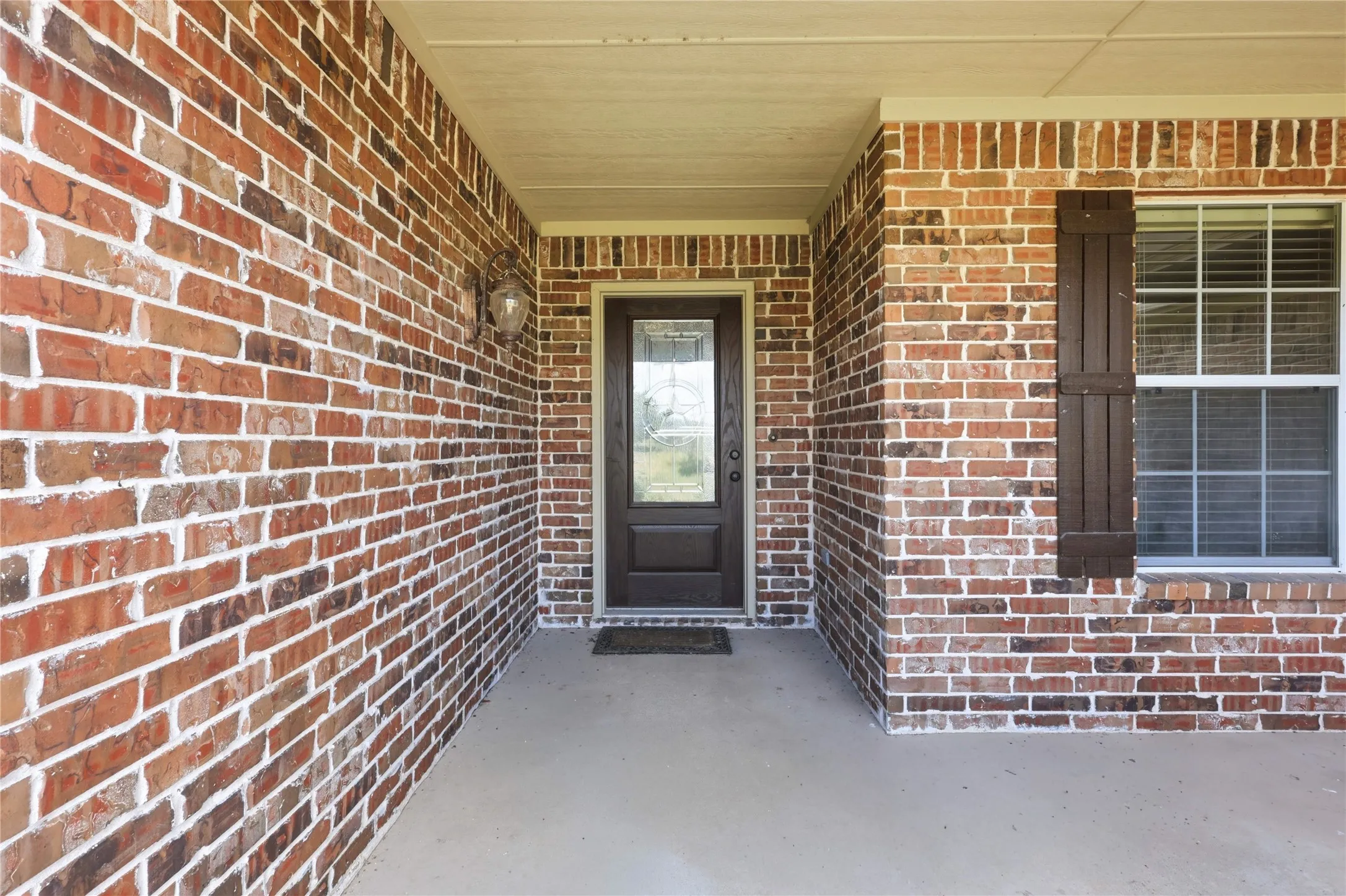 Single Family Residence For Sale in Fannin County , 101 Cheyenne Trail, Trenton, Texas 75490, 4 Bedroom, 2 Bathroom, 2 Garage spaces, 2,165 Sqft, built in 2007, mls#21358631, Real Estate Agent in Trenton, Homes For Sale in Fannin county, Homes For Sale in Trenton, Realtor in Trenton Texas, Real Estate Brokerage Independent Realty Texas, Luminita Cordes Realtor