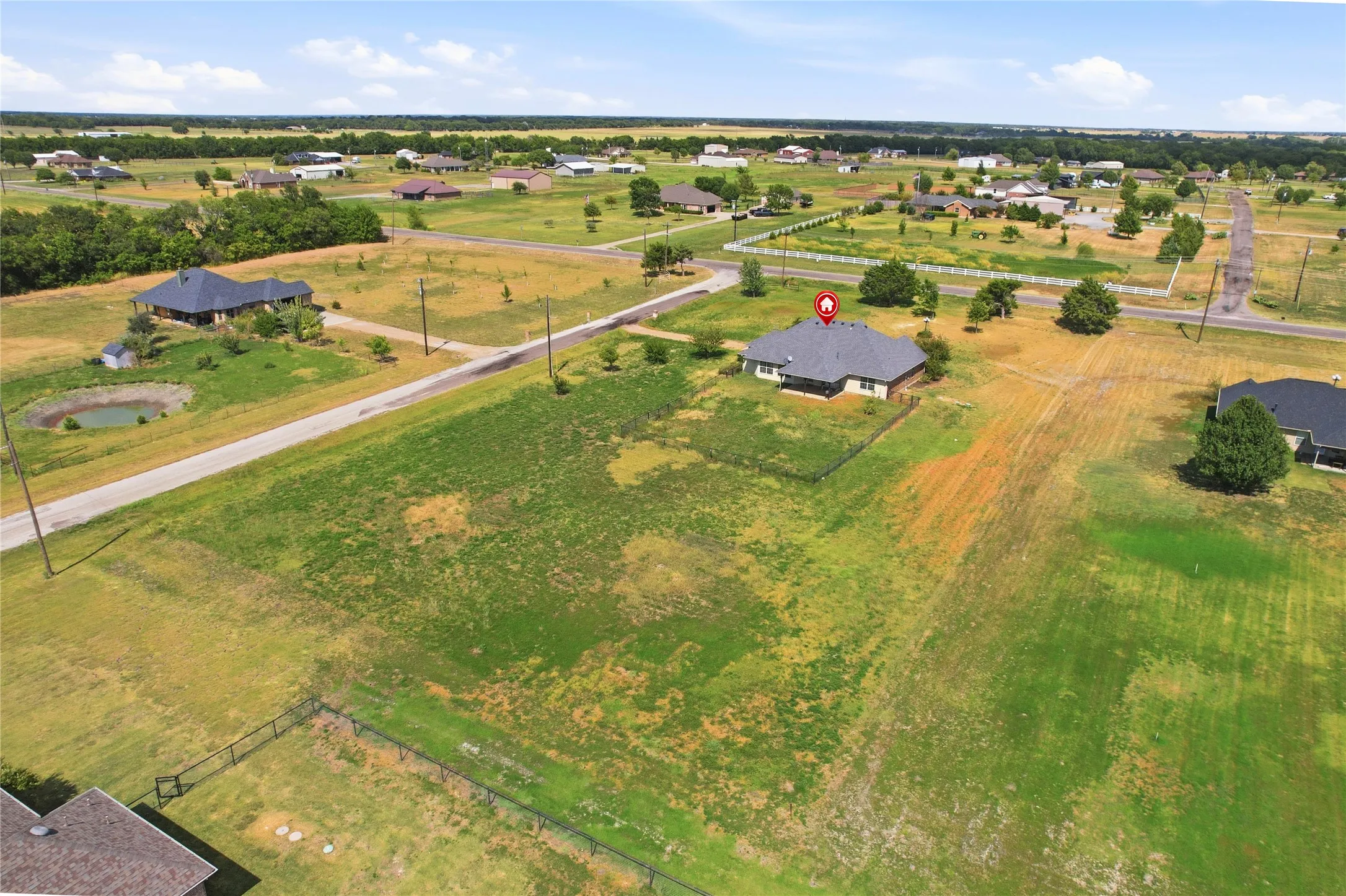 Single Family Residence For Sale in Fannin County , 101 Cheyenne Trail, Trenton, Texas 75490, 4 Bedroom, 2 Bathroom, 2 Garage spaces, 2,165 Sqft, built in 2007, mls#21358631, Real Estate Agent in Trenton, Homes For Sale in Fannin county, Homes For Sale in Trenton, Realtor in Trenton Texas, Real Estate Brokerage Independent Realty Texas, Luminita Cordes Realtor