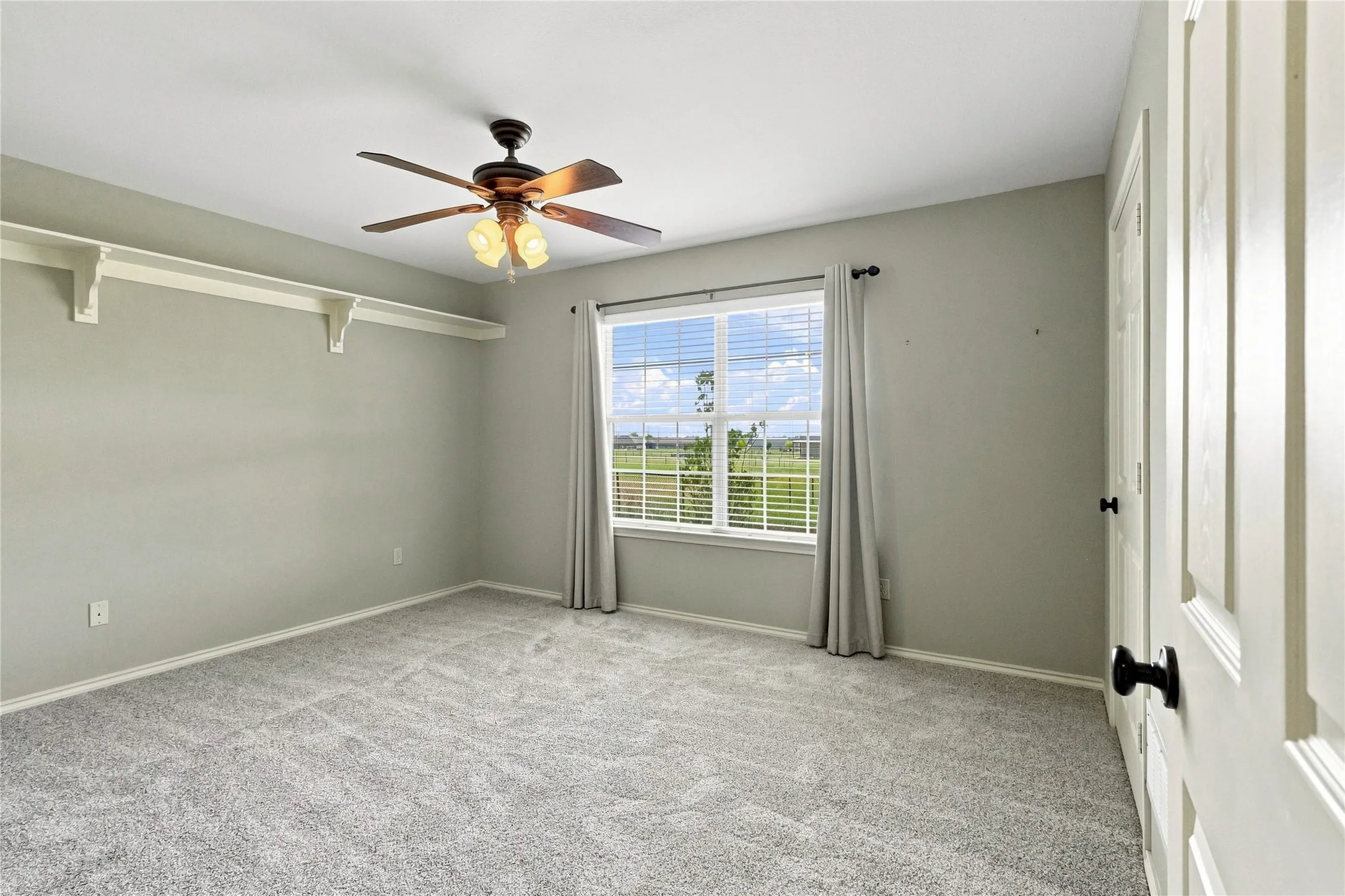 Single Family Residence For Sale in Fannin County , 101 Cheyenne Trail, Trenton, Texas 75490, 4 Bedroom, 2 Bathroom, 2 Garage spaces, 2,165 Sqft, built in 2007, mls#21358631, Real Estate Agent in Trenton, Homes For Sale in Fannin county, Homes For Sale in Trenton, Realtor in Trenton Texas, Real Estate Brokerage Independent Realty Texas, Luminita Cordes Realtor
