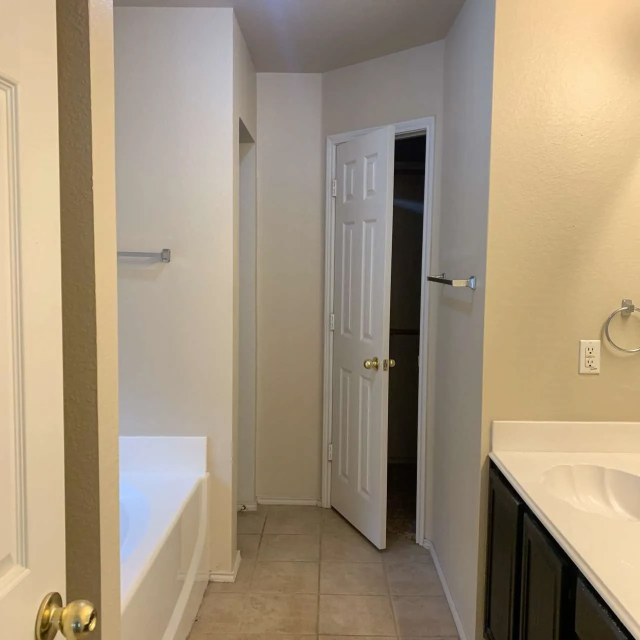 Single Family Residence For Rent in Collin County , 208 N Rolling Meadows Drive N, Wylie, Texas 75098, 3 Bedroom, 2 Bathroom, 2 Garage spaces, 1,633 Sqft, built in 2003, mls#21359436, Real Estate Agent in Wylie, Homes For Rent in Collin county, Homes For Rent in Wylie, Realtor in Wylie Texas, Real Estate Brokerage Independent Realty Texas, Luminita Cordes Realtor