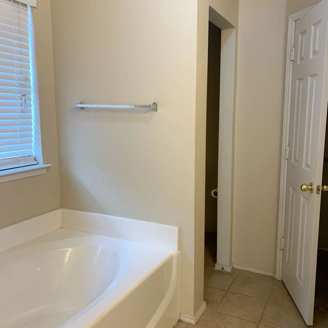 Single Family Residence For Rent in Collin County , 208 N Rolling Meadows Drive N, Wylie, Texas 75098, 3 Bedroom, 2 Bathroom, 2 Garage spaces, 1,633 Sqft, built in 2003, mls#21359436, Real Estate Agent in Wylie, Homes For Rent in Collin county, Homes For Rent in Wylie, Realtor in Wylie Texas, Real Estate Brokerage Independent Realty Texas, Luminita Cordes Realtor