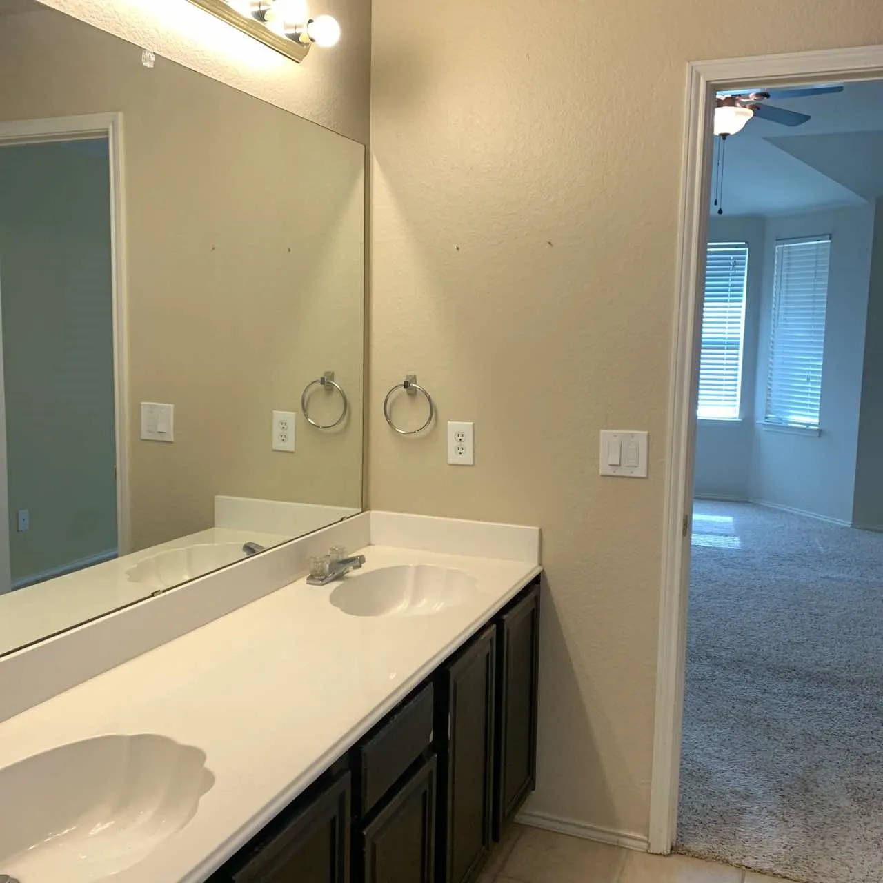 Single Family Residence For Rent in Collin County , 208 N Rolling Meadows Drive N, Wylie, Texas 75098, 3 Bedroom, 2 Bathroom, 2 Garage spaces, 1,633 Sqft, built in 2003, mls#21359436, Real Estate Agent in Wylie, Homes For Rent in Collin county, Homes For Rent in Wylie, Realtor in Wylie Texas, Real Estate Brokerage Independent Realty Texas, Luminita Cordes Realtor