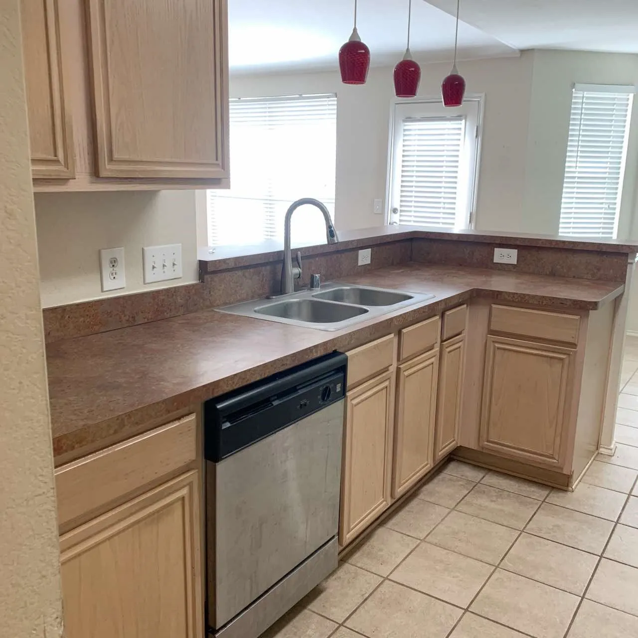 Single Family Residence For Rent in Collin County , 208 N Rolling Meadows Drive N, Wylie, Texas 75098, 3 Bedroom, 2 Bathroom, 2 Garage spaces, 1,633 Sqft, built in 2003, mls#21359436, Real Estate Agent in Wylie, Homes For Rent in Collin county, Homes For Rent in Wylie, Realtor in Wylie Texas, Real Estate Brokerage Independent Realty Texas, Luminita Cordes Realtor