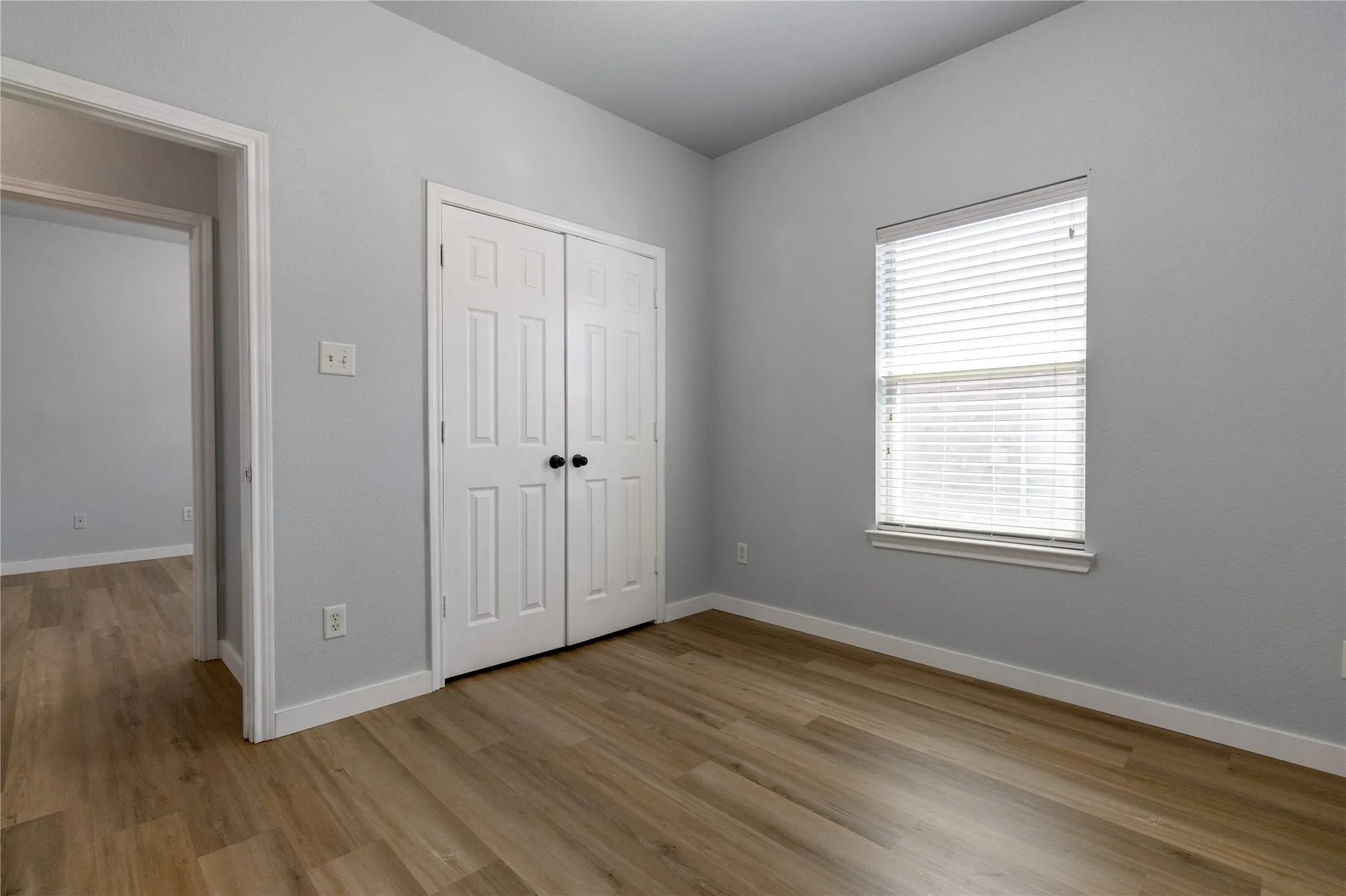 2nd bedroom with walk in closet