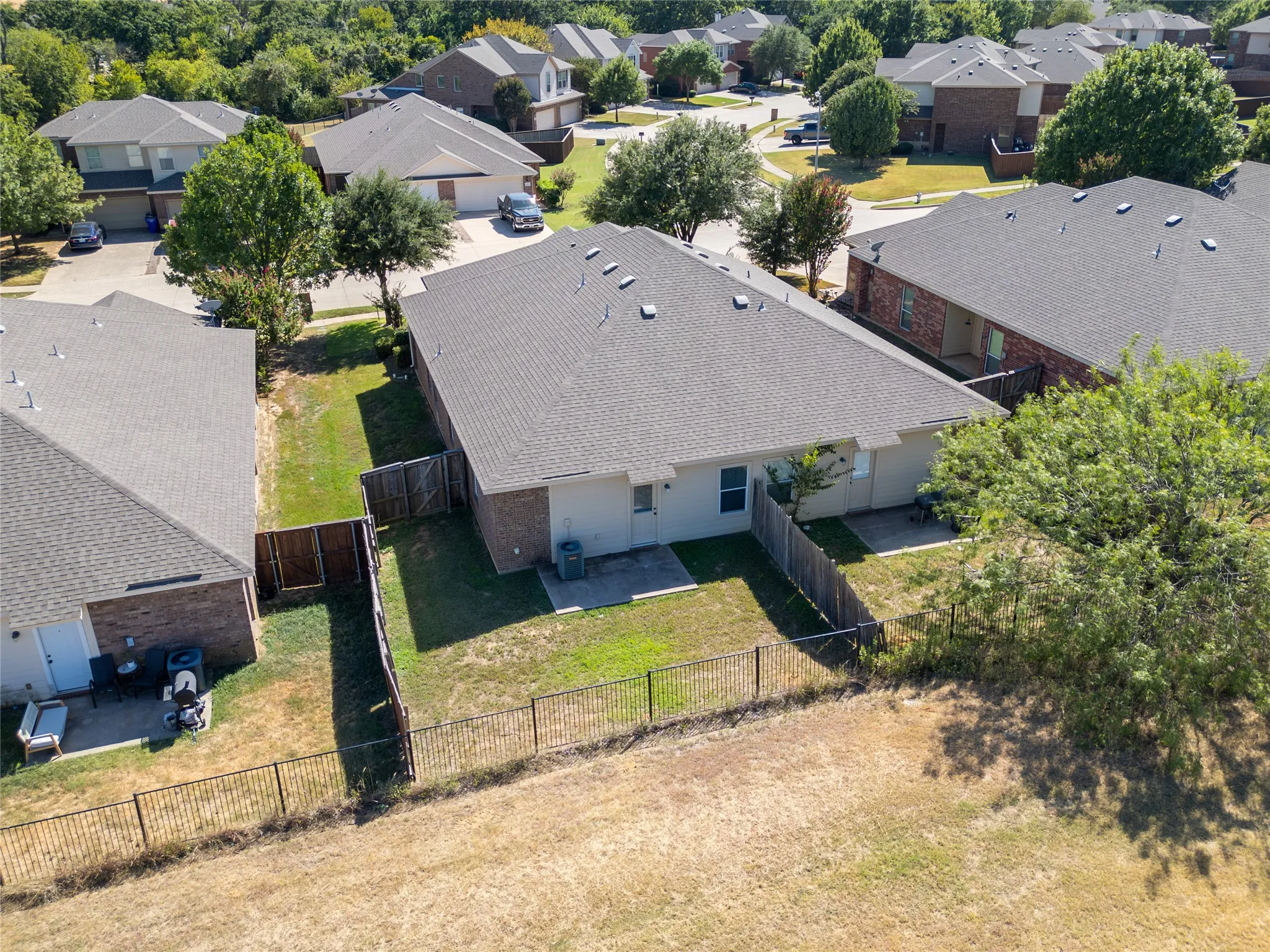 Duplex For Rent in Tarrant County , 1312 Piedmont Drive, Mansfield, Texas 76063, 3 Bedroom, 2 Bathroom, 2 Garage spaces, 1,222 Sqft, built in 2008, mls#21356629, Real Estate Agent in Mansfield, Homes For Rent in Tarrant county, Homes For Rent in Mansfield, Realtor in Mansfield Texas, Real Estate Brokerage Independent Realty Texas, Luminita Cordes Realtor