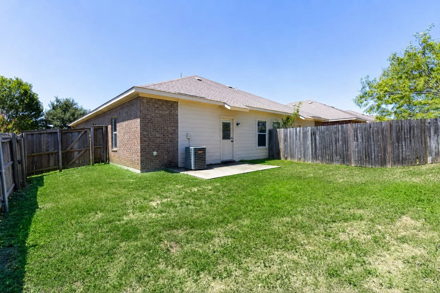 Duplex For Rent in Tarrant County , 1312 Piedmont Drive, Mansfield, Texas 76063, 3 Bedroom, 2 Bathroom, 2 Garage spaces, 1,222 Sqft, built in 2008, mls#21356629, Real Estate Agent in Mansfield, Homes For Rent in Tarrant county, Homes For Rent in Mansfield, Realtor in Mansfield Texas, Real Estate Brokerage Independent Realty Texas, Luminita Cordes Realtor