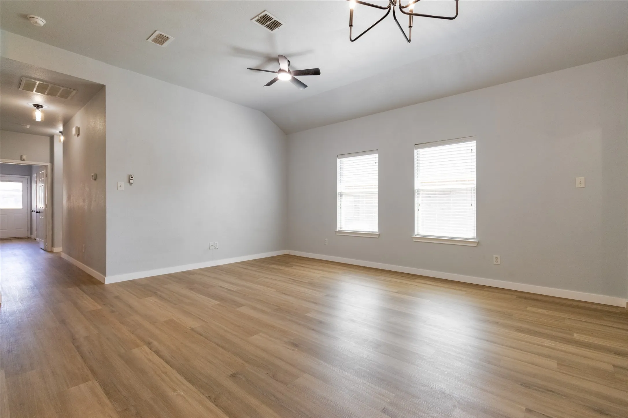 Duplex For Rent in Tarrant County , 1312 Piedmont Drive, Mansfield, Texas 76063, 3 Bedroom, 2 Bathroom, 2 Garage spaces, 1,222 Sqft, built in 2008, mls#21356629, Real Estate Agent in Mansfield, Homes For Rent in Tarrant county, Homes For Rent in Mansfield, Realtor in Mansfield Texas, Real Estate Brokerage Independent Realty Texas, Luminita Cordes Realtor