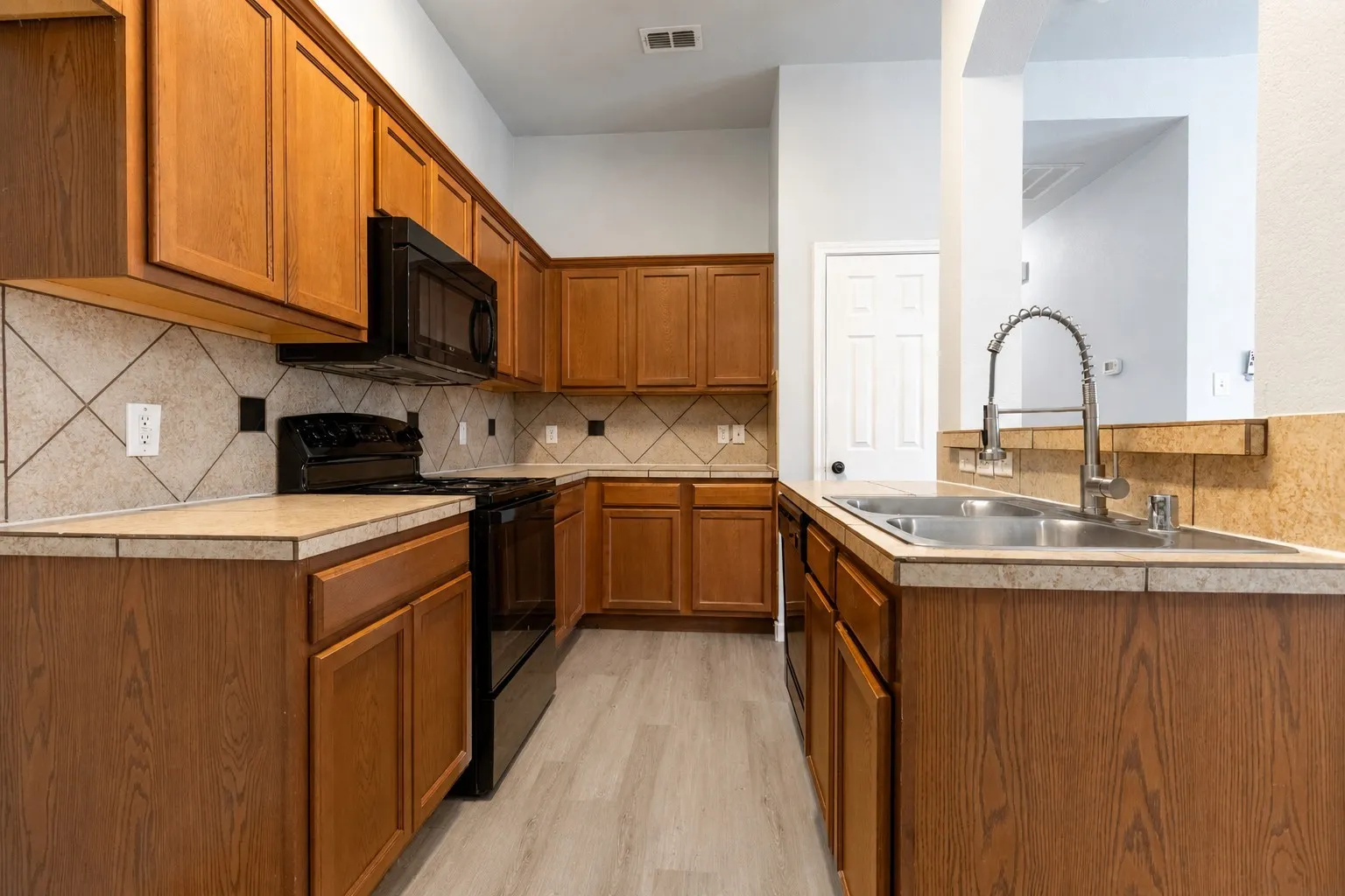 Duplex For Rent in Tarrant County , 1312 Piedmont Drive, Mansfield, Texas 76063, 3 Bedroom, 2 Bathroom, 2 Garage spaces, 1,222 Sqft, built in 2008, mls#21356629, Real Estate Agent in Mansfield, Homes For Rent in Tarrant county, Homes For Rent in Mansfield, Realtor in Mansfield Texas, Real Estate Brokerage Independent Realty Texas, Luminita Cordes Realtor
