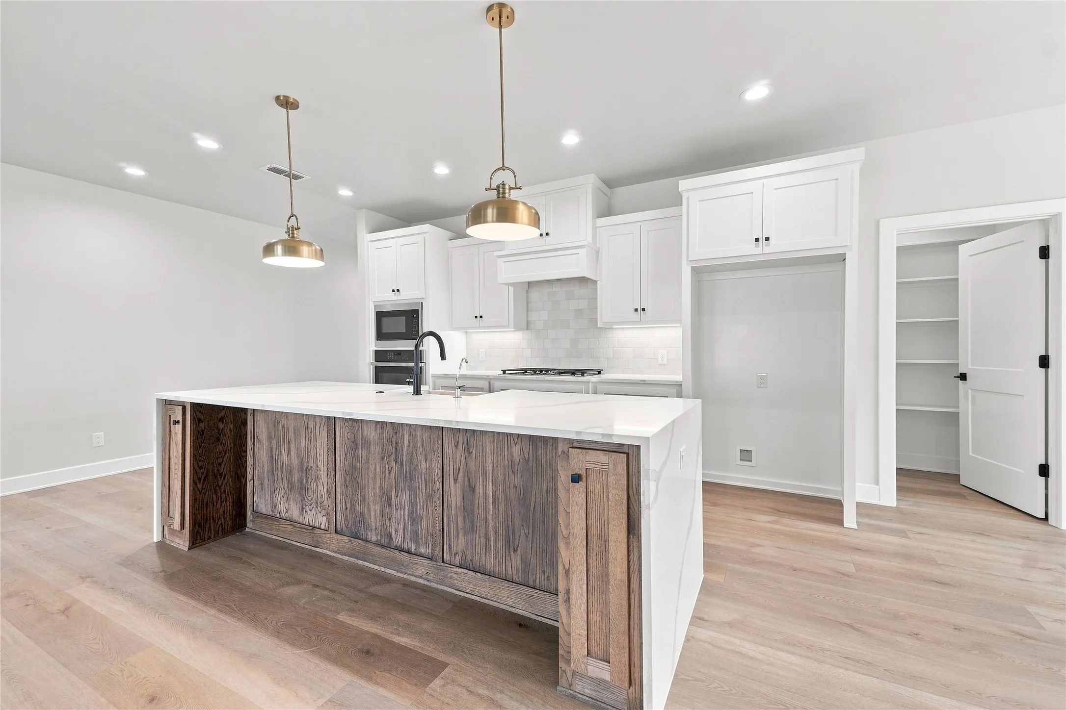 Single Family Residence For Rent in Taylor County , 7802 Enderby Lane, Abilene, Texas 79606, 5 Bedroom, 3 Bathroom, 2 Garage spaces, 2,700 Sqft, built in 2026, mls#21359441, Real Estate Agent in Abilene, Homes For Rent in Taylor county, Homes For Rent in Abilene, Realtor in Abilene Texas, Real Estate Brokerage Independent Realty Texas, Luminita Cordes Realtor