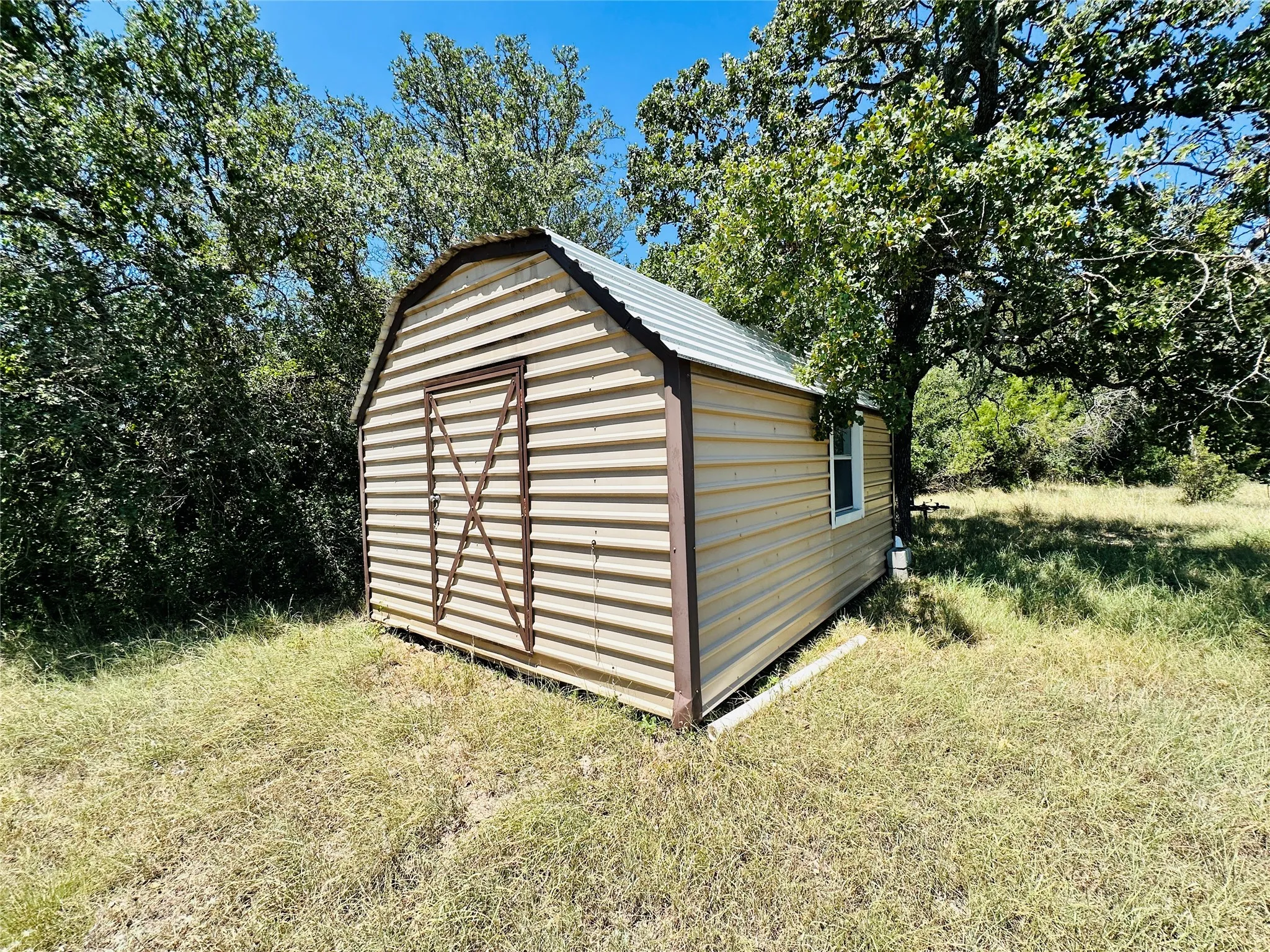 Single Family Residence For Sale in Brown County , 1020 Pleasant Valley Road, May, Texas 76857, 1 Bedroom, 1 Bathroom, Garage spaces, 576 Sqft, built in 2004, mls#21359378, Real Estate Agent in May, Homes For Sale in Brown county, Homes For Sale in May, Realtor in May Texas, Real Estate Brokerage Independent Realty Texas, Luminita Cordes Realtor