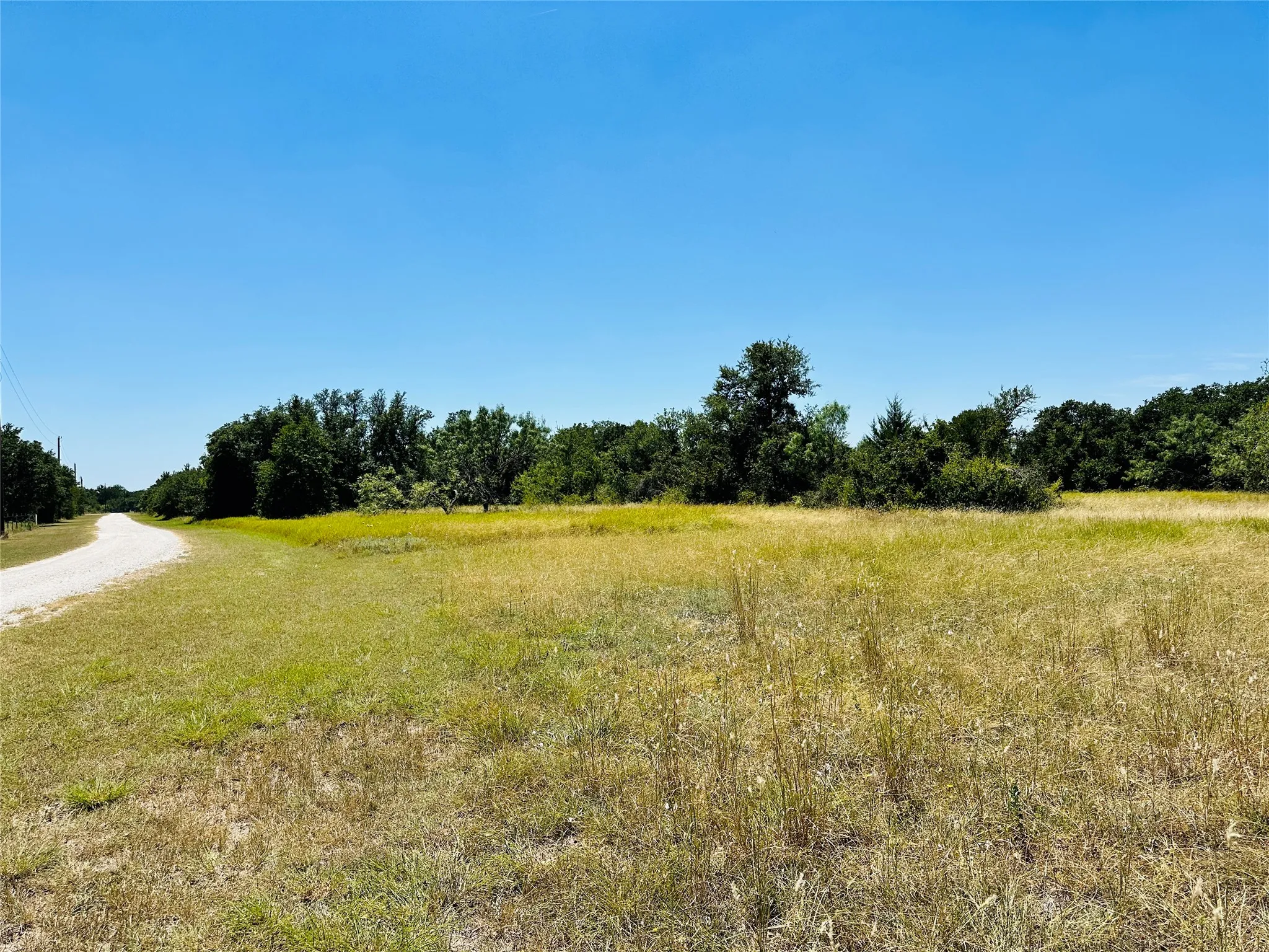 Single Family Residence For Sale in Brown County , 1020 Pleasant Valley Road, May, Texas 76857, 1 Bedroom, 1 Bathroom, Garage spaces, 576 Sqft, built in 2004, mls#21359378, Real Estate Agent in May, Homes For Sale in Brown county, Homes For Sale in May, Realtor in May Texas, Real Estate Brokerage Independent Realty Texas, Luminita Cordes Realtor