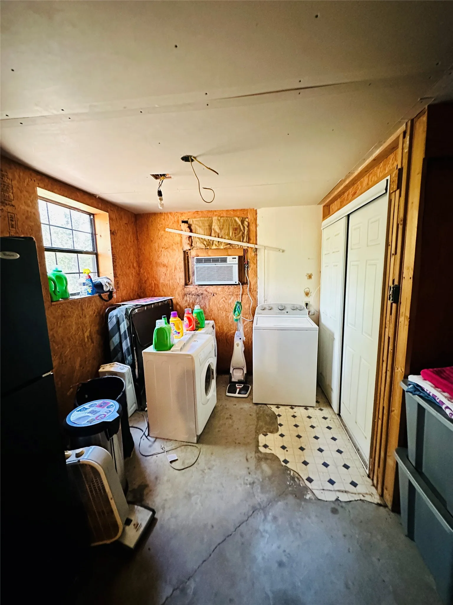 Single Family Residence For Sale in Brown County , 1020 Pleasant Valley Road, May, Texas 76857, 1 Bedroom, 1 Bathroom, Garage spaces, 576 Sqft, built in 2004, mls#21359378, Real Estate Agent in May, Homes For Sale in Brown county, Homes For Sale in May, Realtor in May Texas, Real Estate Brokerage Independent Realty Texas, Luminita Cordes Realtor