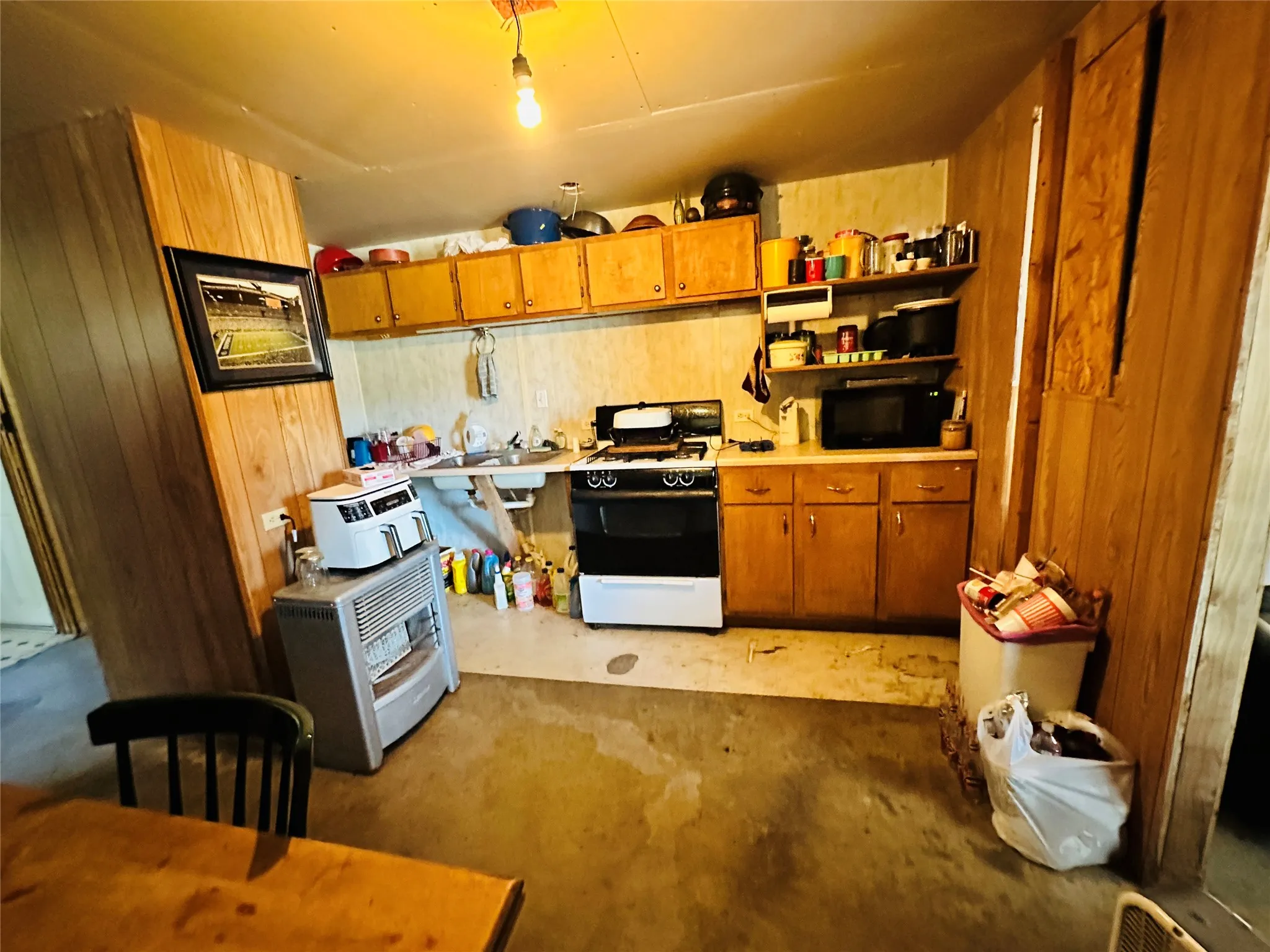 Single Family Residence For Sale in Brown County , 1020 Pleasant Valley Road, May, Texas 76857, 1 Bedroom, 1 Bathroom, Garage spaces, 576 Sqft, built in 2004, mls#21359378, Real Estate Agent in May, Homes For Sale in Brown county, Homes For Sale in May, Realtor in May Texas, Real Estate Brokerage Independent Realty Texas, Luminita Cordes Realtor