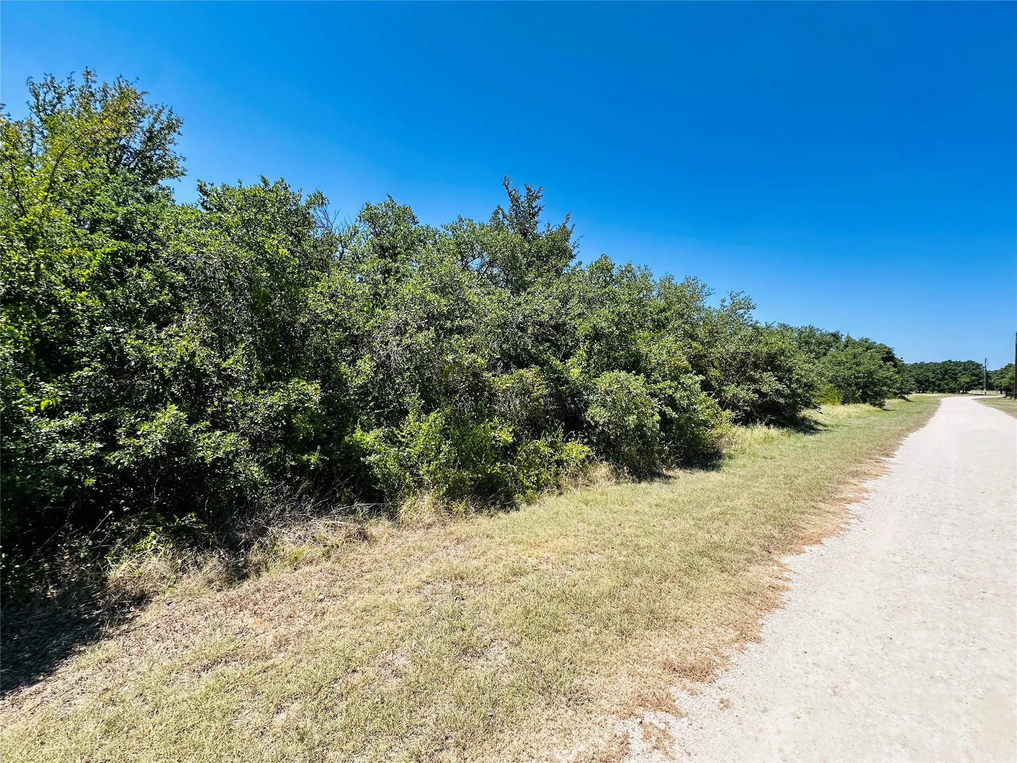 Single Family Residence For Sale in Brown County , 1020 Pleasant Valley Road, May, Texas 76857, 1 Bedroom, 1 Bathroom, Garage spaces, 576 Sqft, built in 2004, mls#21359378, Real Estate Agent in May, Homes For Sale in Brown county, Homes For Sale in May, Realtor in May Texas, Real Estate Brokerage Independent Realty Texas, Luminita Cordes Realtor