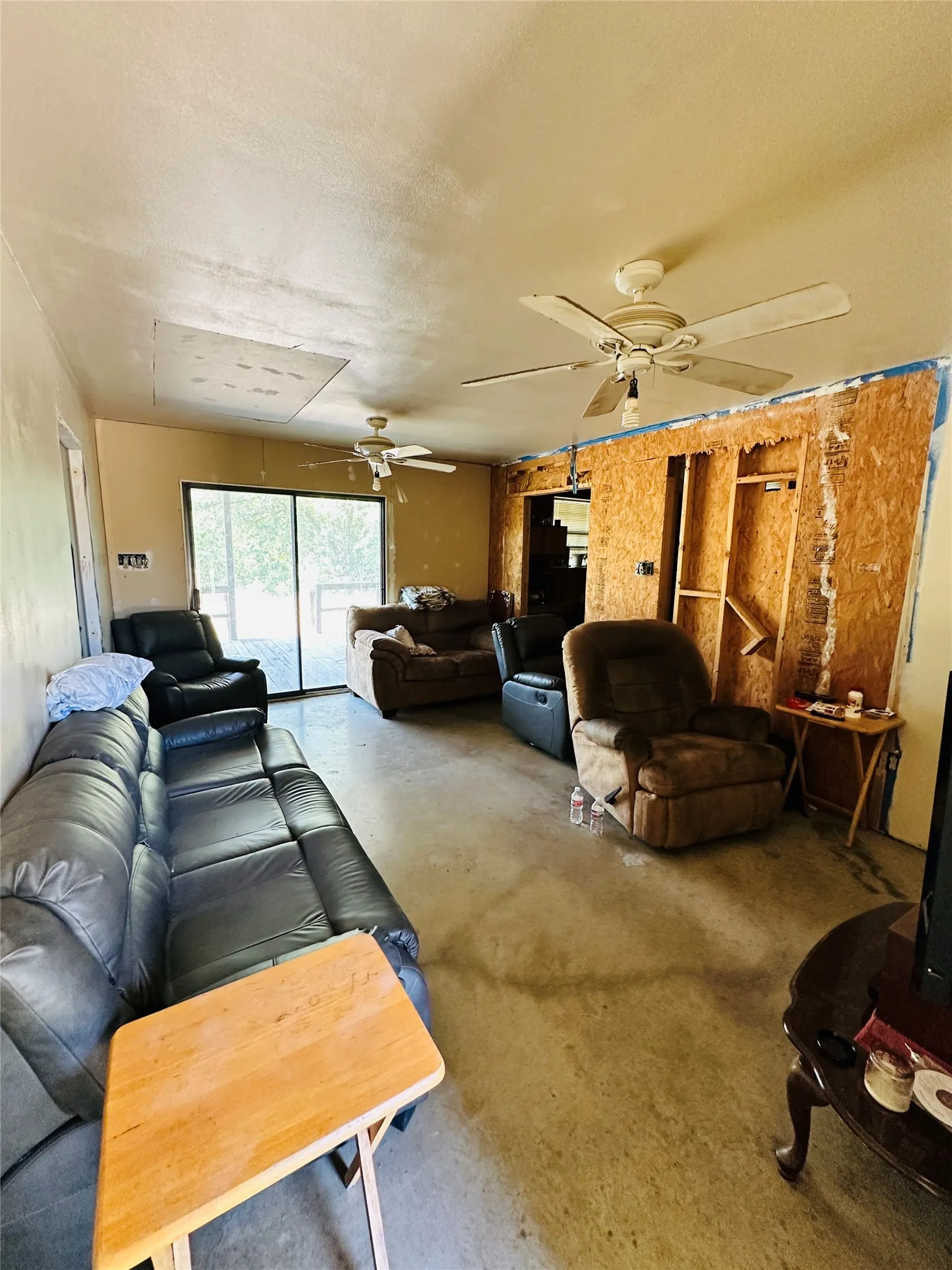 Single Family Residence For Sale in Brown County , 1020 Pleasant Valley Road, May, Texas 76857, 1 Bedroom, 1 Bathroom, Garage spaces, 576 Sqft, built in 2004, mls#21359378, Real Estate Agent in May, Homes For Sale in Brown county, Homes For Sale in May, Realtor in May Texas, Real Estate Brokerage Independent Realty Texas, Luminita Cordes Realtor