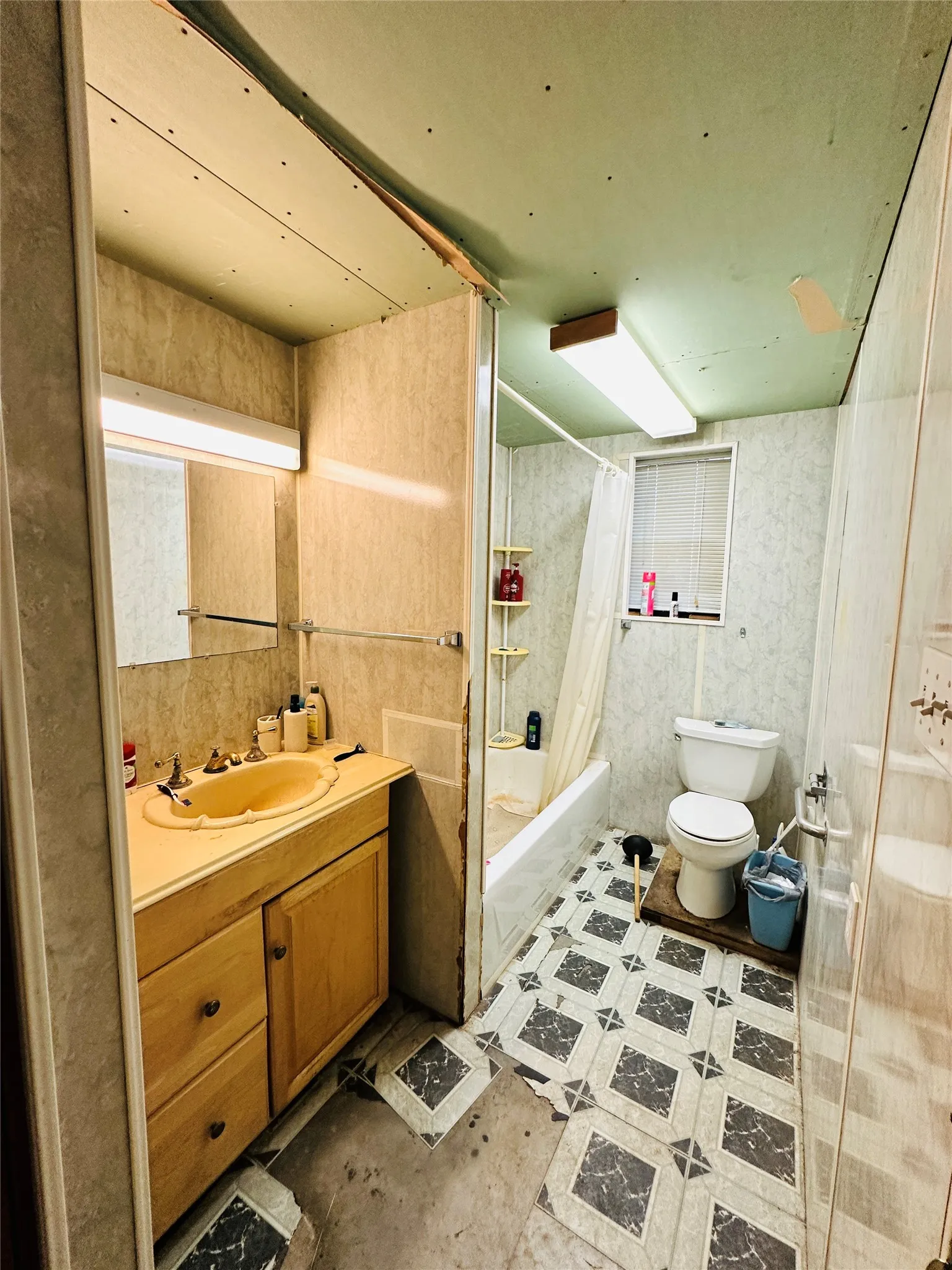 Single Family Residence For Sale in Brown County , 1020 Pleasant Valley Road, May, Texas 76857, 1 Bedroom, 1 Bathroom, Garage spaces, 576 Sqft, built in 2004, mls#21359378, Real Estate Agent in May, Homes For Sale in Brown county, Homes For Sale in May, Realtor in May Texas, Real Estate Brokerage Independent Realty Texas, Luminita Cordes Realtor