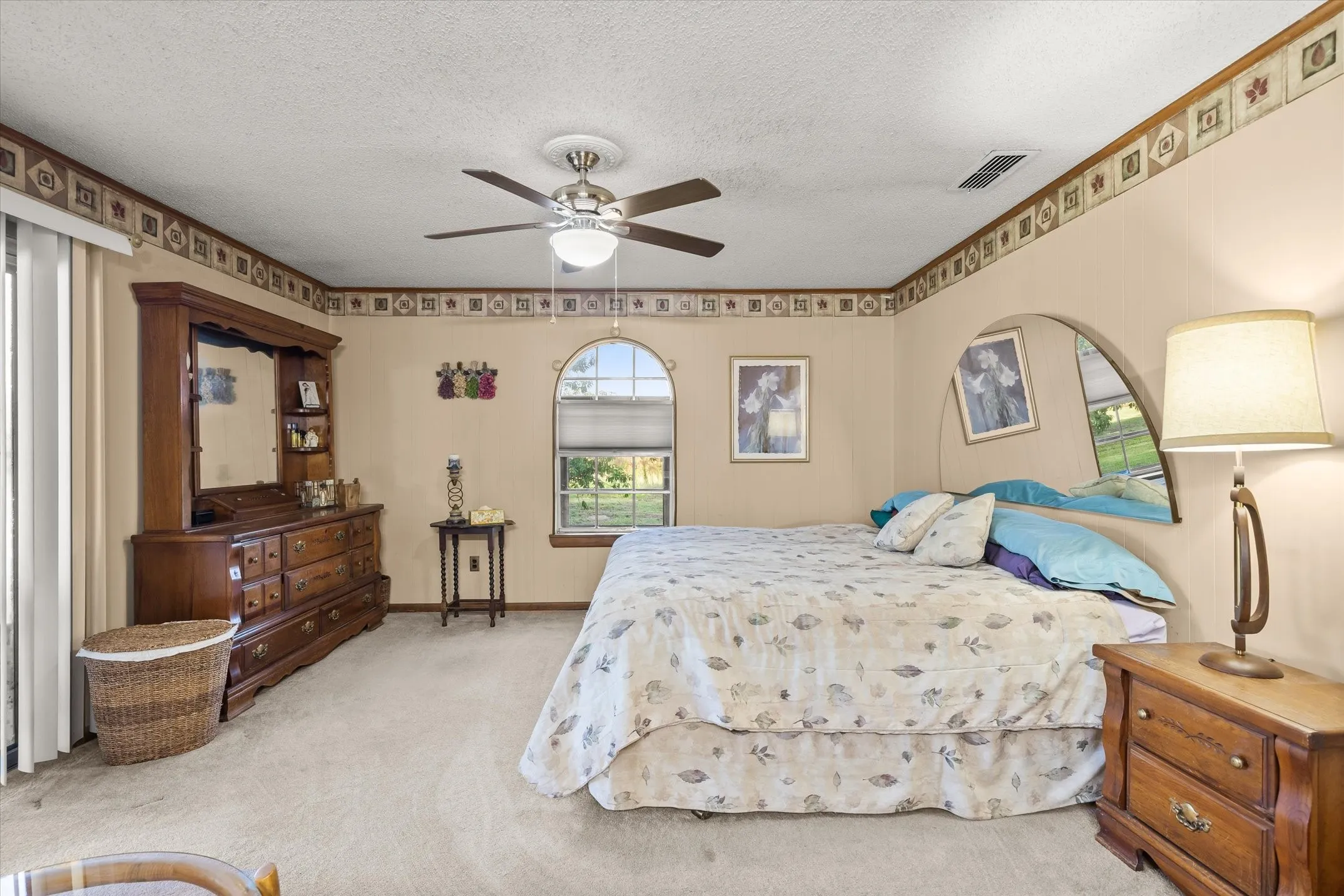 Single Family Residence For Sale in Van Zandt County , 600 VZ County Road 4930, Van, Texas 75790, 4 Bedroom, 3 Bathroom, 2 Garage spaces, 2,001 Sqft, built in 1973, mls#21358746, Real Estate Agent in Van, Homes For Sale in Van Zandt county, Homes For Sale in Van, Realtor in Van Texas, Real Estate Brokerage Independent Realty Texas, Luminita Cordes Realtor