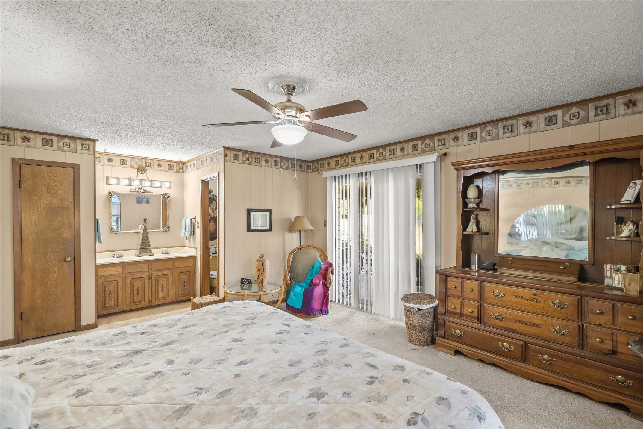 Single Family Residence For Sale in Van Zandt County , 600 VZ County Road 4930, Van, Texas 75790, 4 Bedroom, 3 Bathroom, 2 Garage spaces, 2,001 Sqft, built in 1973, mls#21358746, Real Estate Agent in Van, Homes For Sale in Van Zandt county, Homes For Sale in Van, Realtor in Van Texas, Real Estate Brokerage Independent Realty Texas, Luminita Cordes Realtor
