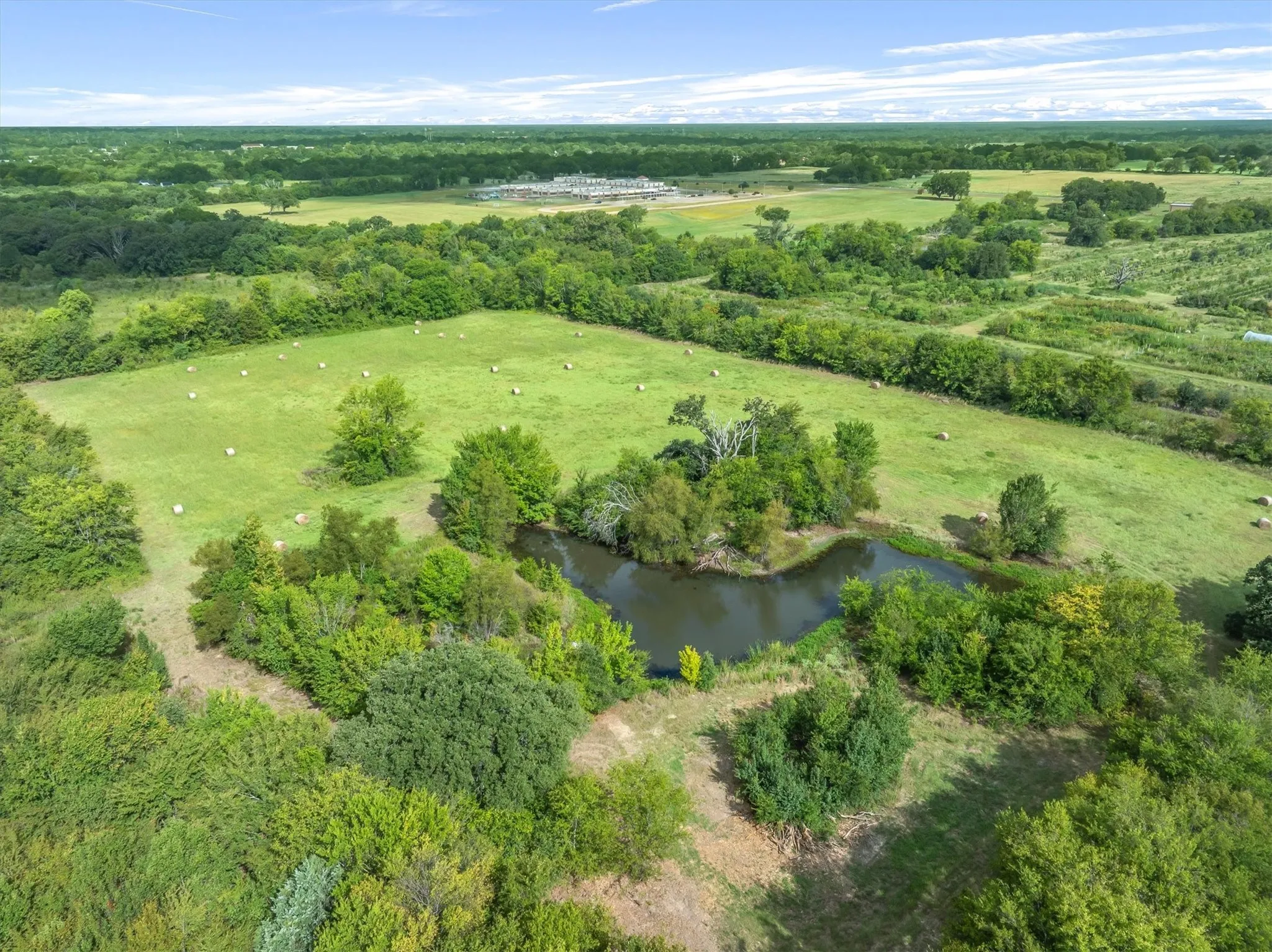 Single Family Residence For Sale in Van Zandt County , 600 VZ County Road 4930, Van, Texas 75790, 4 Bedroom, 3 Bathroom, 2 Garage spaces, 2,001 Sqft, built in 1973, mls#21358746, Real Estate Agent in Van, Homes For Sale in Van Zandt county, Homes For Sale in Van, Realtor in Van Texas, Real Estate Brokerage Independent Realty Texas, Luminita Cordes Realtor