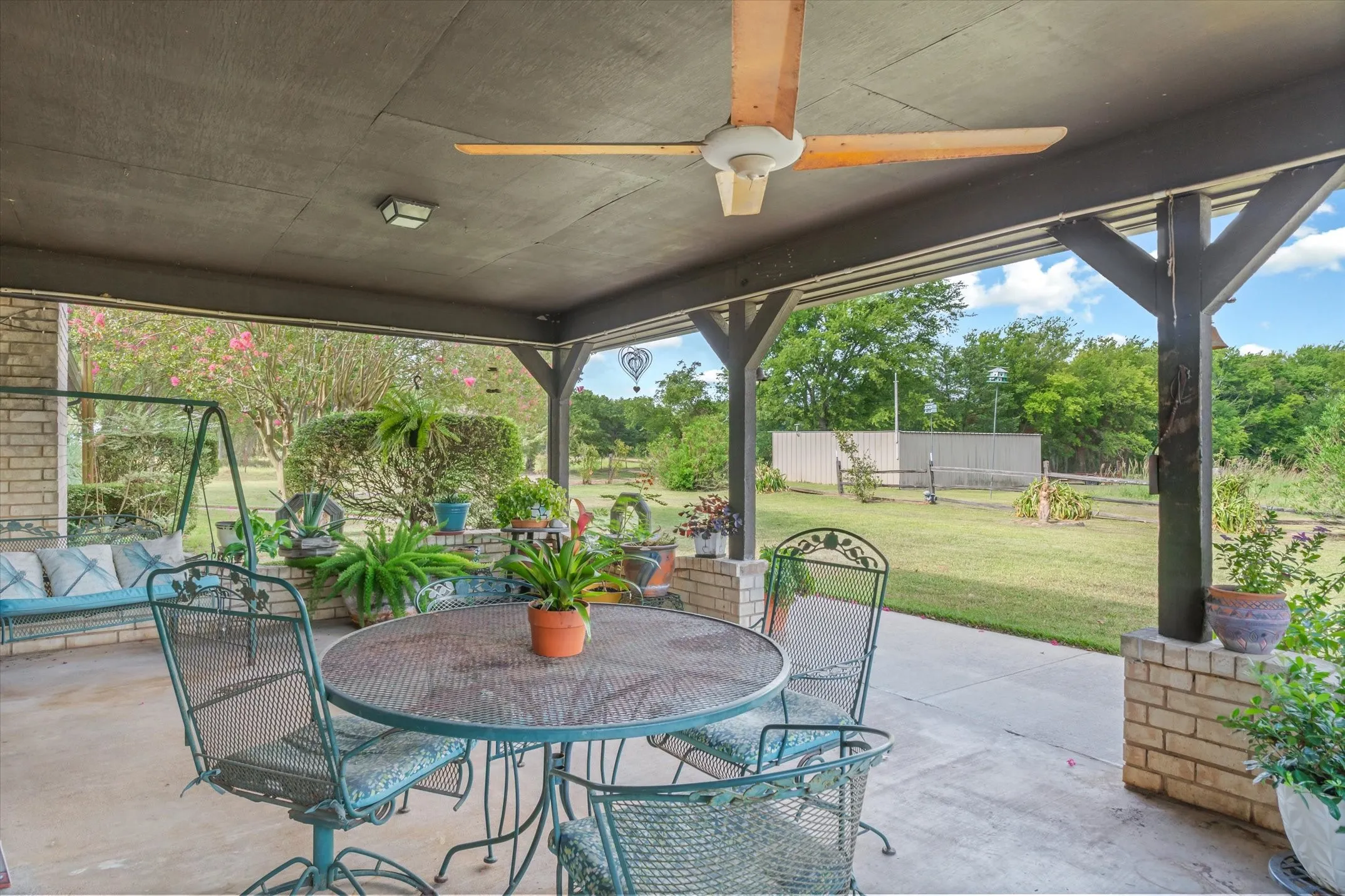 Single Family Residence For Sale in Van Zandt County , 600 VZ County Road 4930, Van, Texas 75790, 4 Bedroom, 3 Bathroom, 2 Garage spaces, 2,001 Sqft, built in 1973, mls#21358746, Real Estate Agent in Van, Homes For Sale in Van Zandt county, Homes For Sale in Van, Realtor in Van Texas, Real Estate Brokerage Independent Realty Texas, Luminita Cordes Realtor